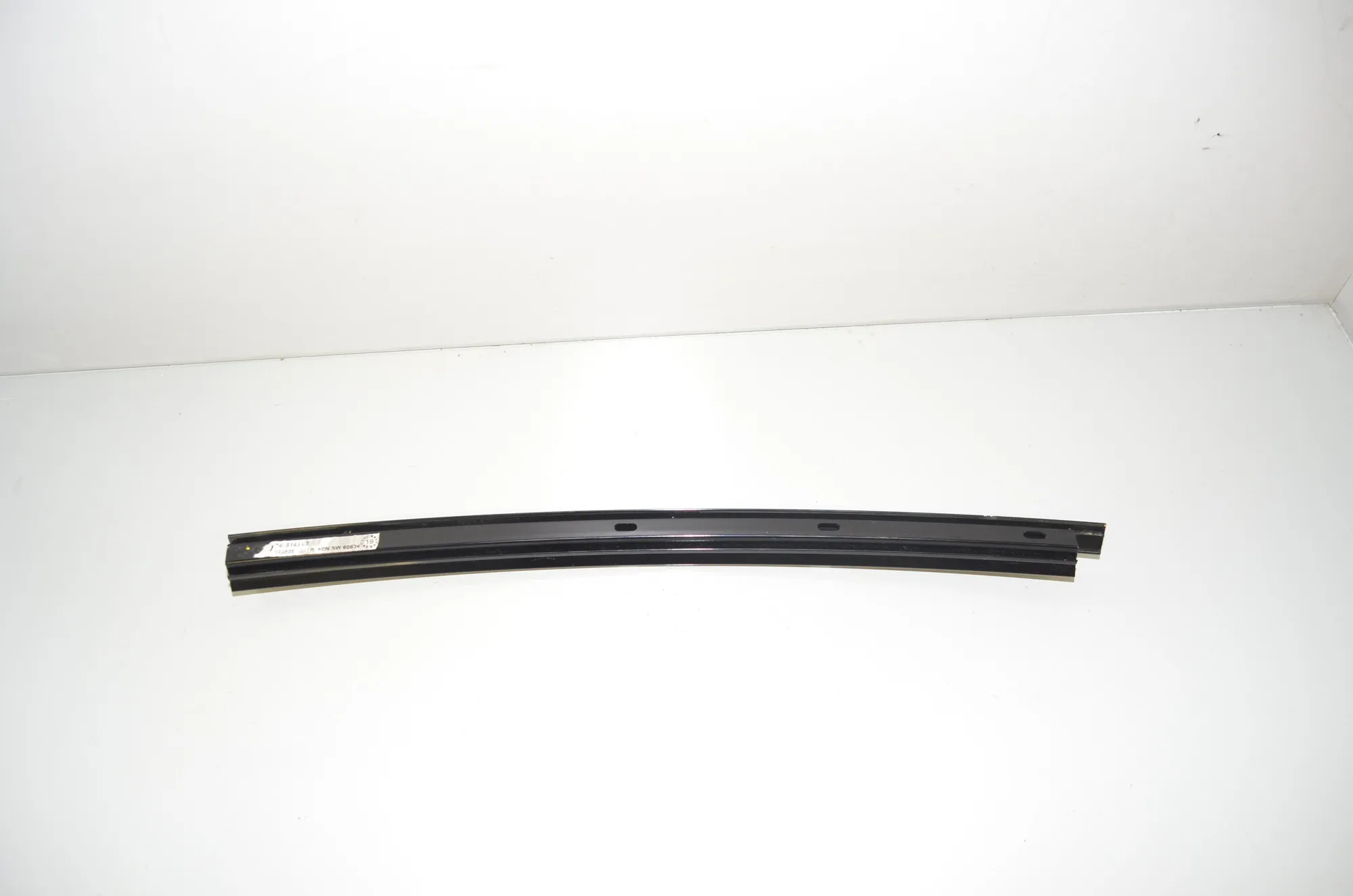 Rear Left Door Vertical Trim – OEM 7465143 · BMW 3 Touring (G21) BMW 3 Touring (G21) 330 e Plug-in-Hybrid 2020 – 2
