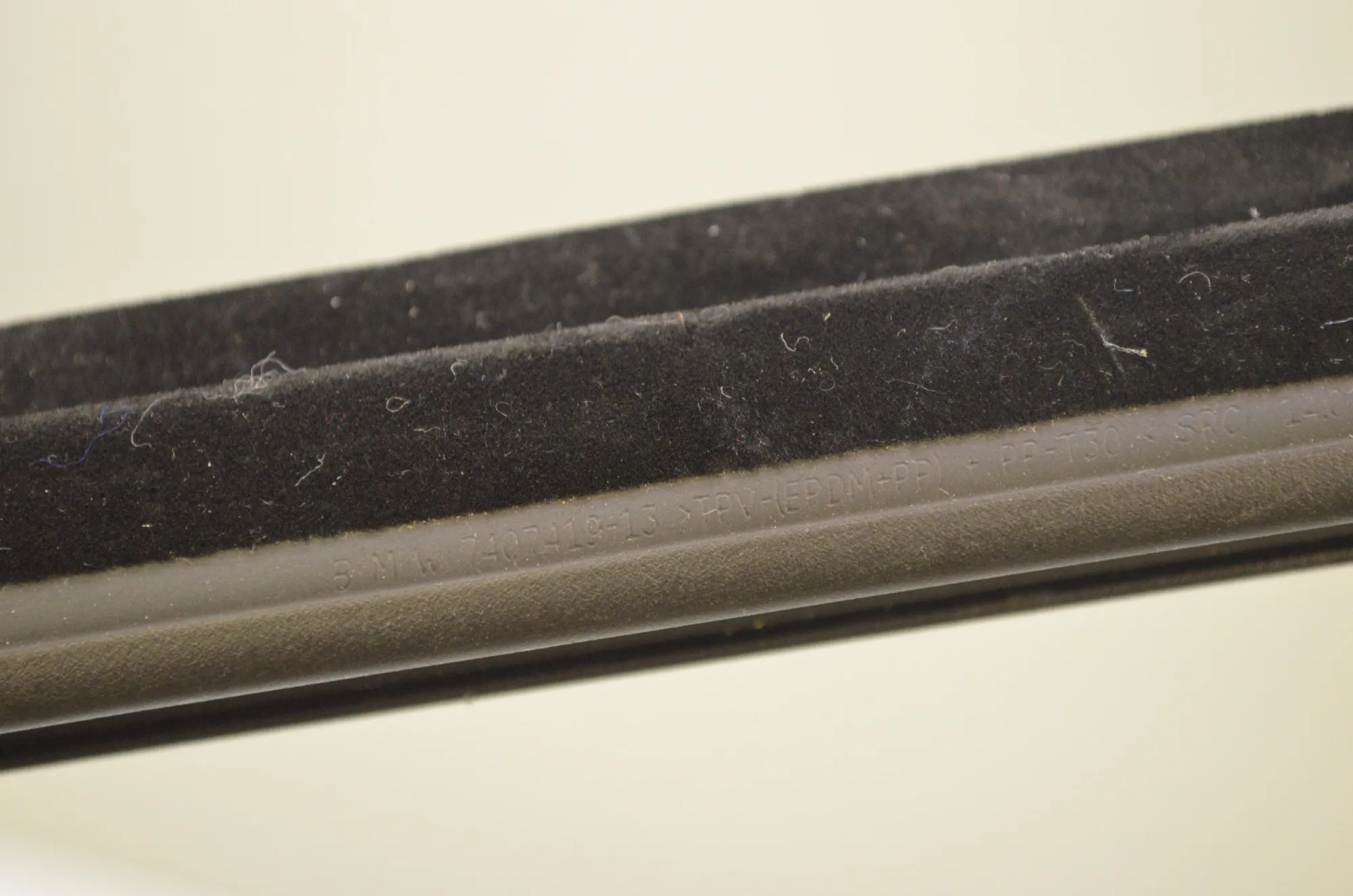 Front Left Door Window Strip – OEM 7407419 · BMW 3 (G20, G28) BMW 3 (G20, G28) 330 e 2021 – 5
