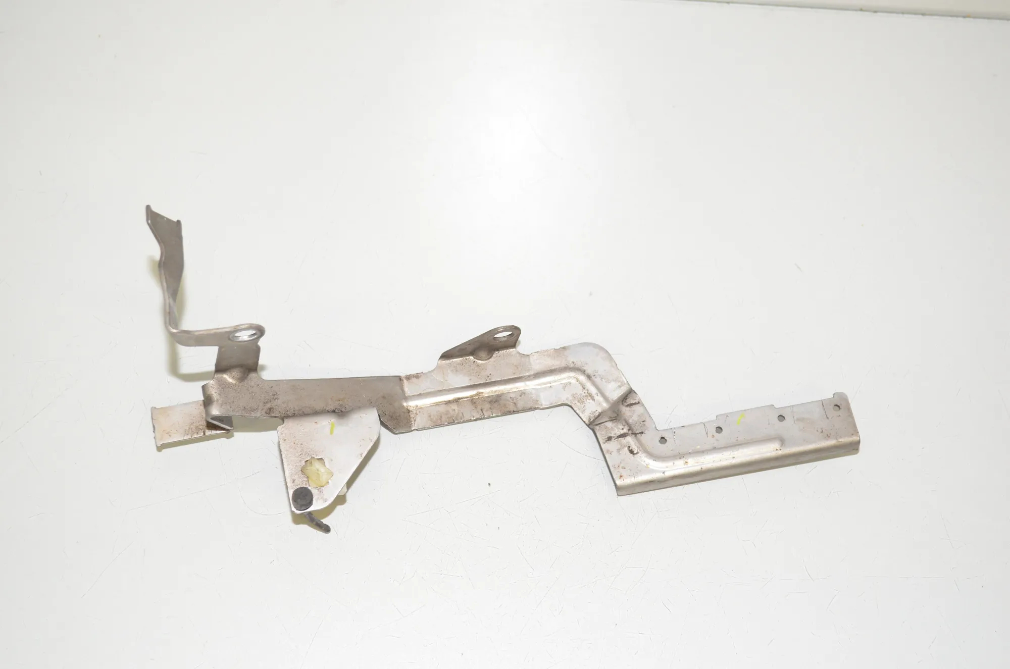 Bracket – OEM 8570829 · BMW X5 (G05) (2018 - -) xDrive M 50 d 2019 – 2
