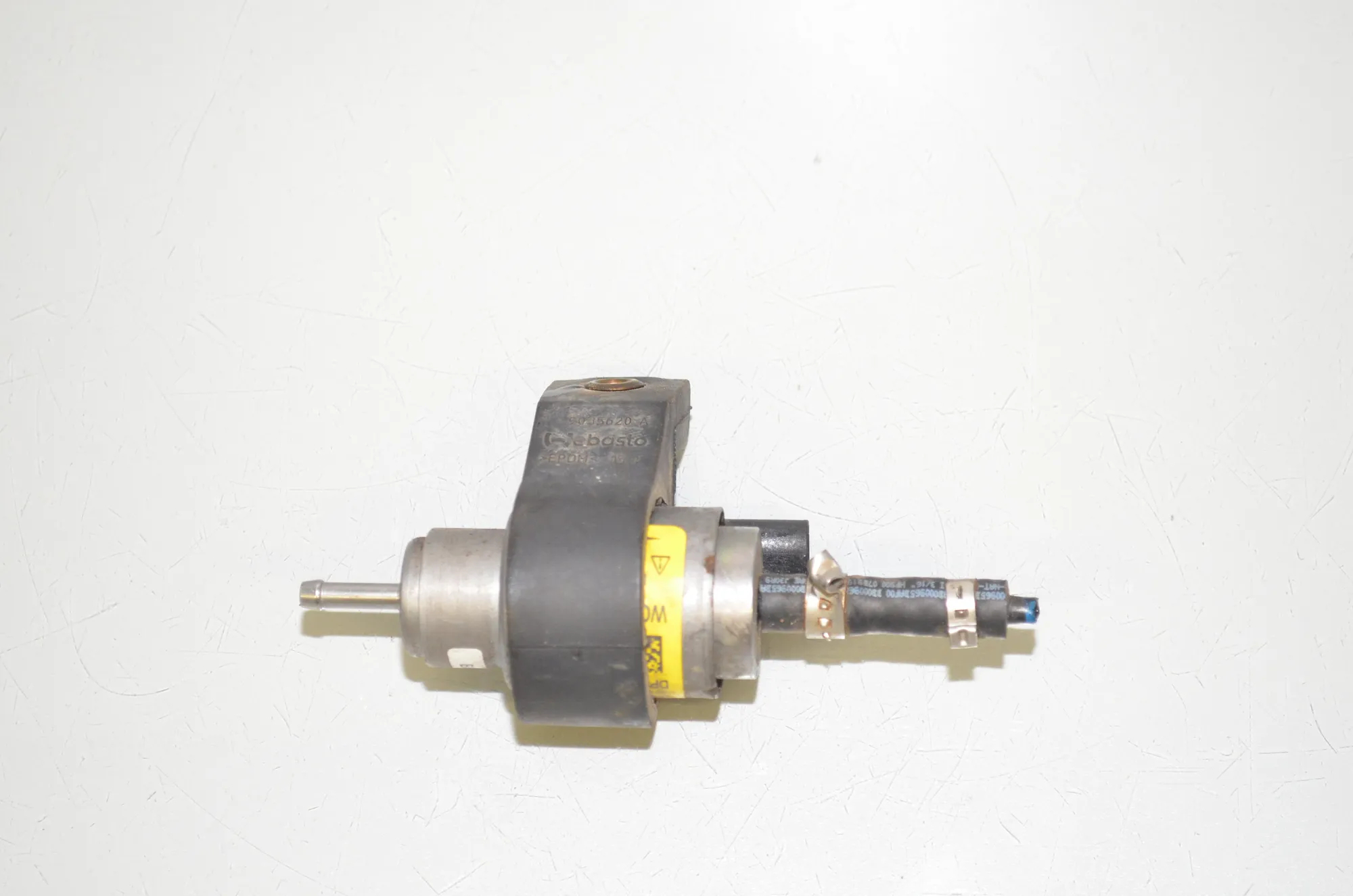 Webasto Heater Pump – OEM 6805305 · BMW X5 (G05) (2018 - -) xDrive M 50 d 2019 – 4