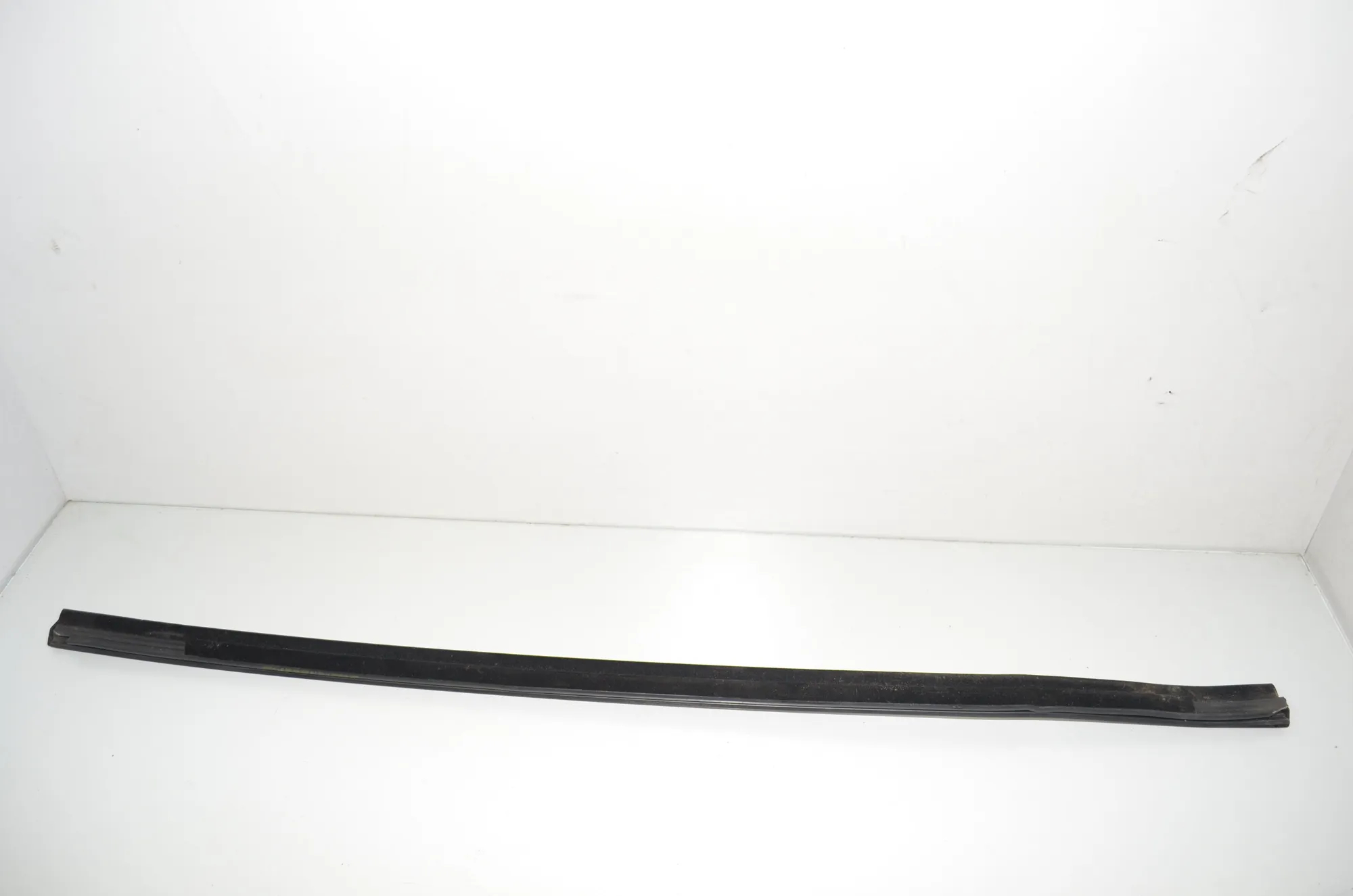 Rear Left Door Window Strip – OEM 1080745-01-J · TESLA MODEL 3 (2018 - -) EV 2021 – 4