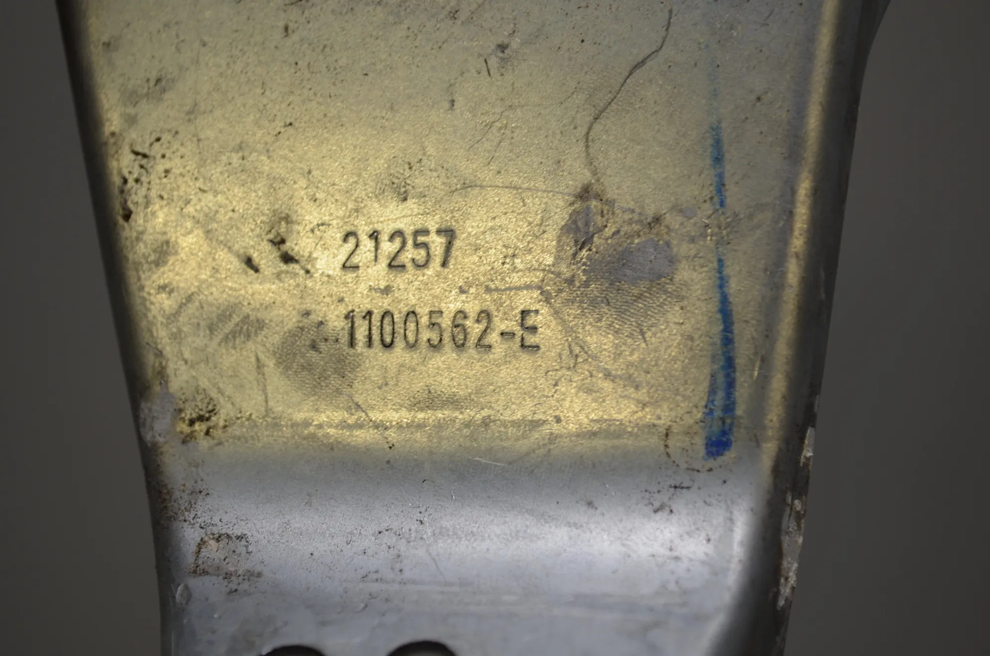 Bracket – OEM 1100562-E · TESLA MODEL 3 (2018 - -) EV 2021 – 5