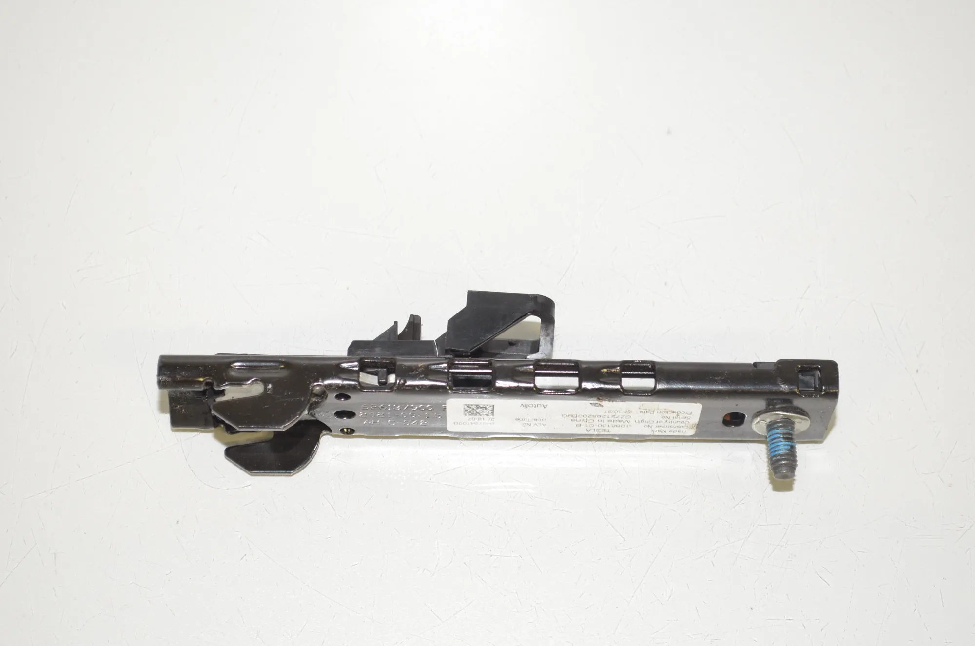 Bracket – OEM 1068130-C1-B · TESLA MODEL 3 (2018 - -) EV 2021