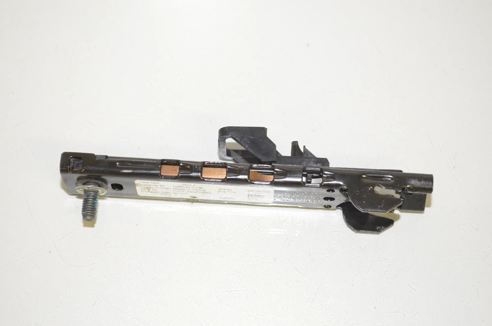 Bracket – OEM 1068130-C1-B · TESLA MODEL 3 (2018 - -) EV 2021 – 4