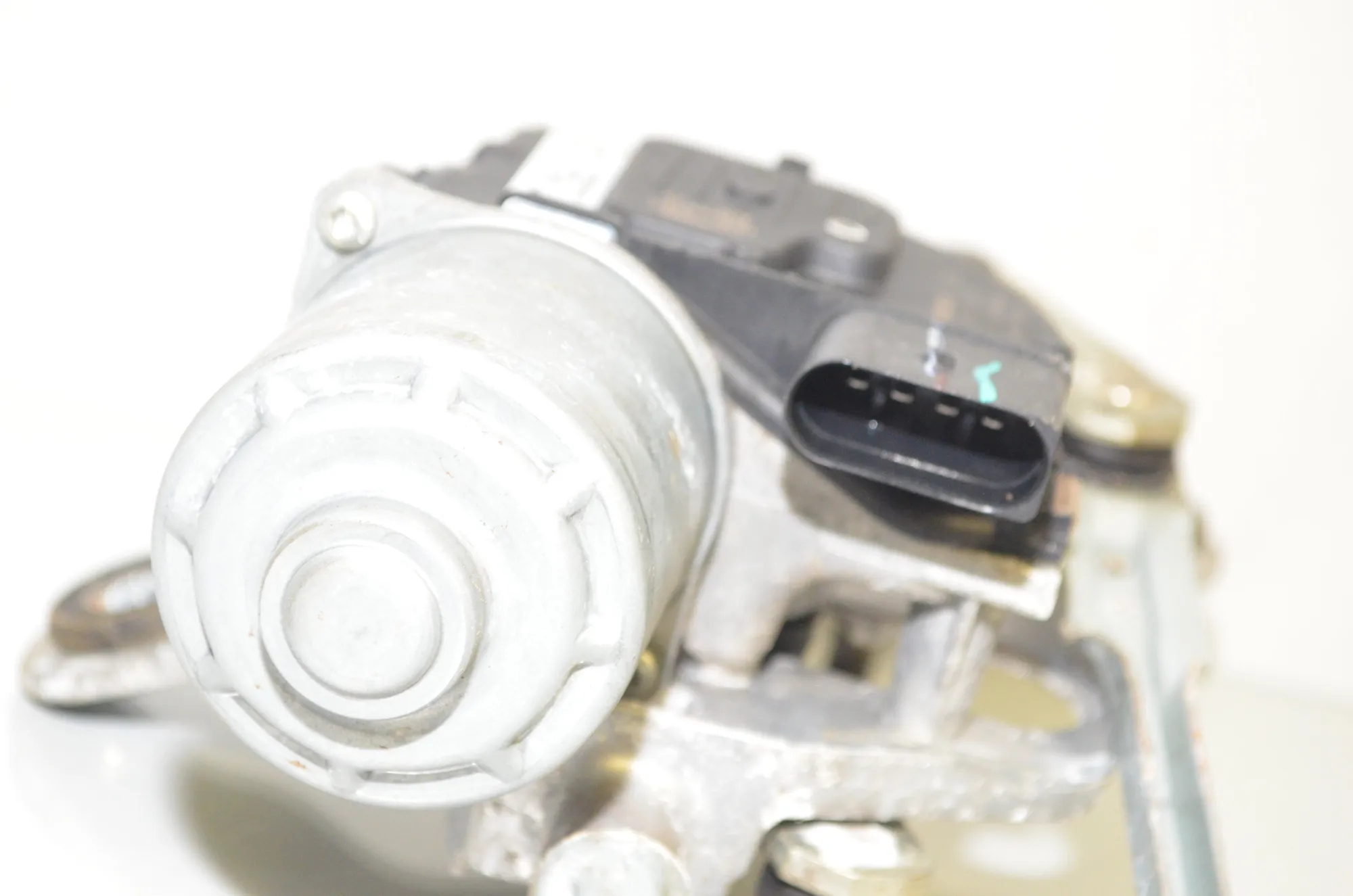 Front Windshield Wiper Mechanism – OEM 1076725-CN-G · TESLA MODEL 3 (2018 - -) EV 2021 – 3