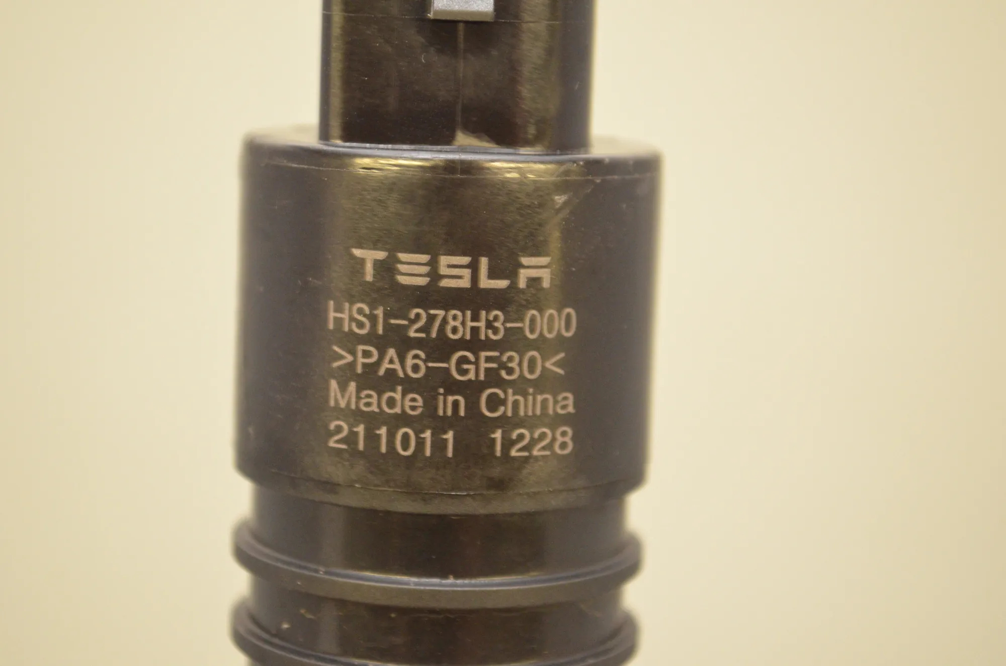 Windscreen Washer Pump – OEM HS1-278H3-000 · TESLA MODEL 3 (2018 - -) EV 2021 – 5