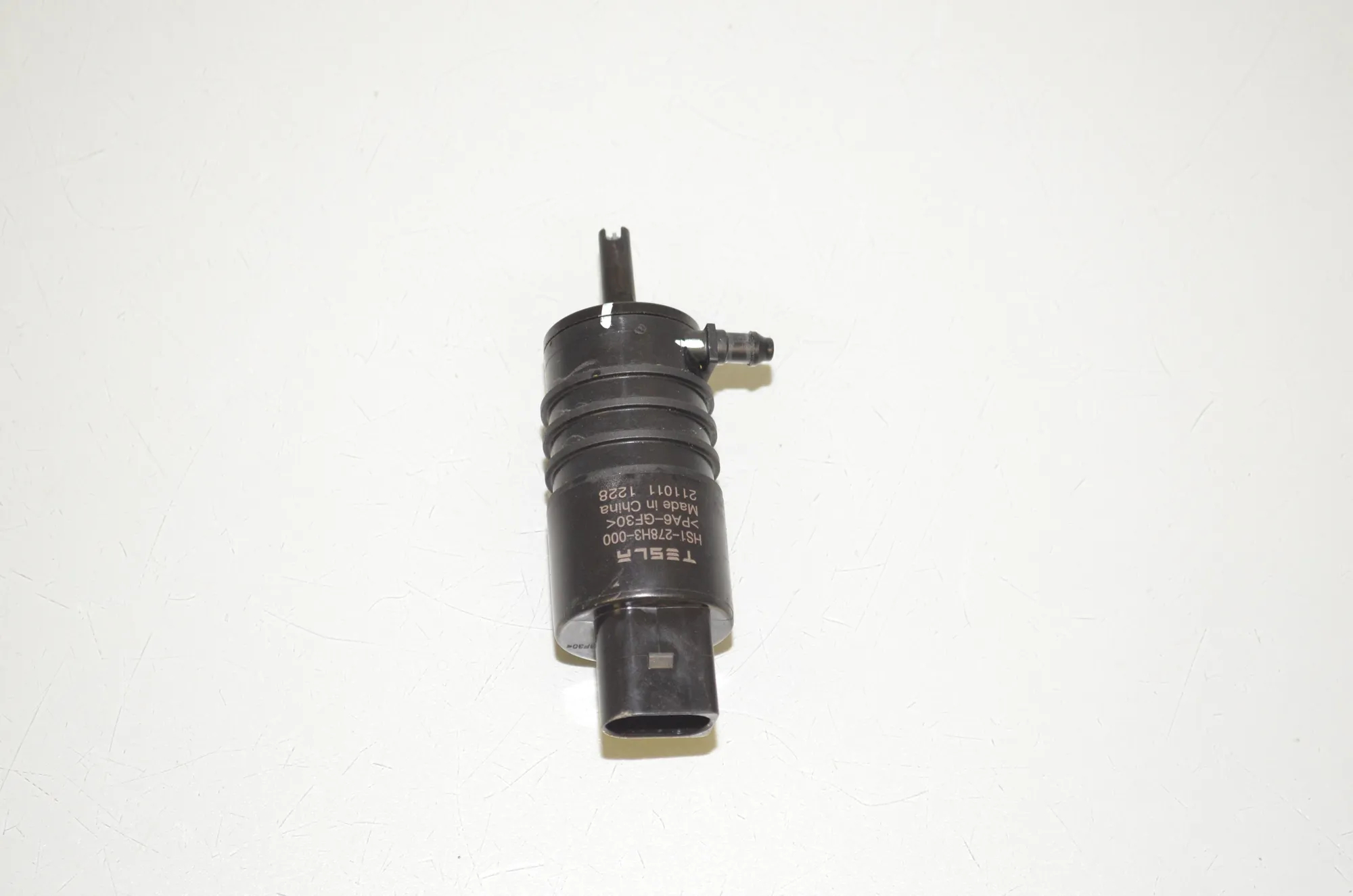 Windscreen Washer Pump – OEM HS1-278H3-000 · TESLA MODEL 3 (2018 - -) EV 2021 – 2