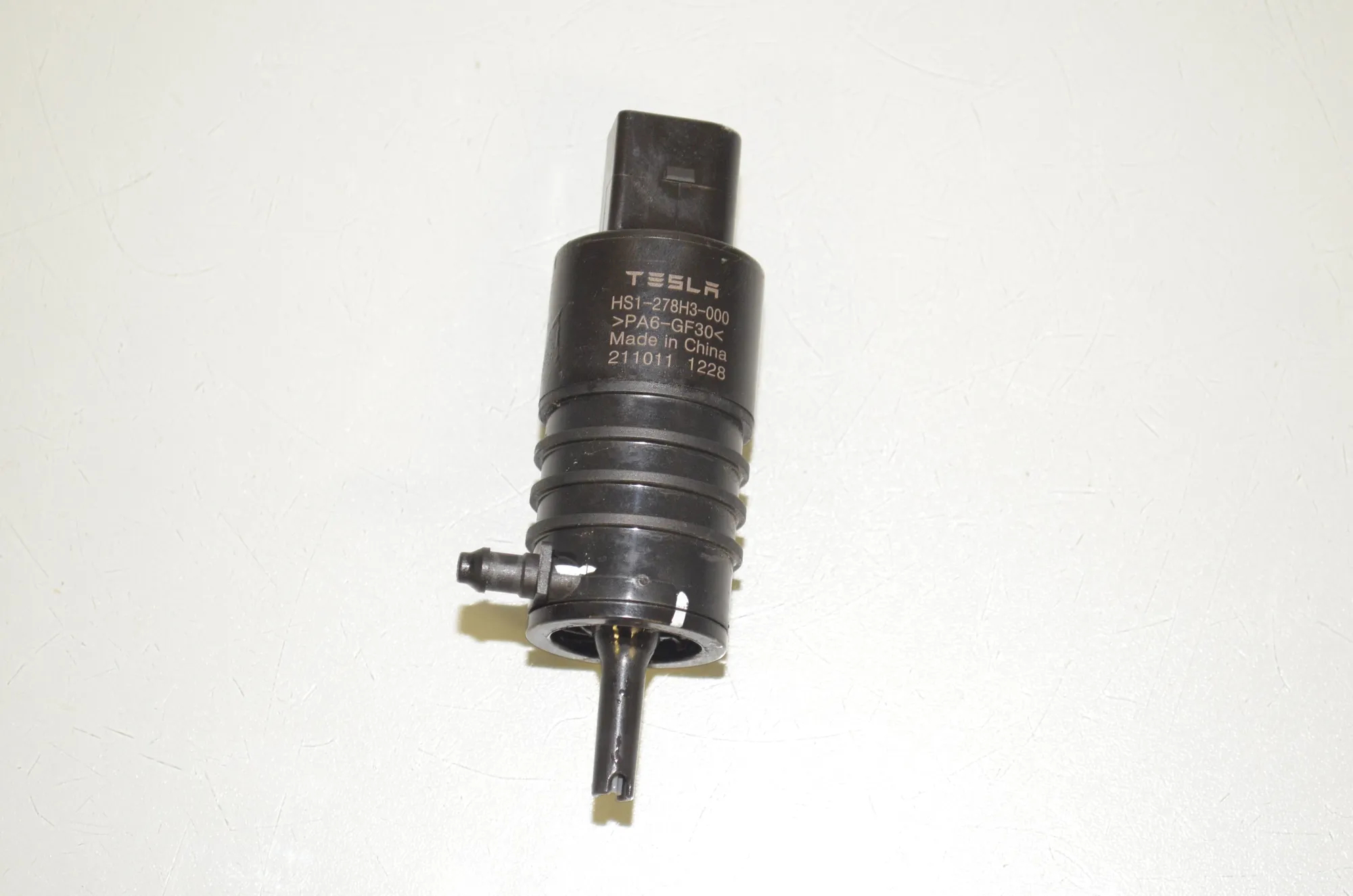Windscreen Washer Pump – OEM HS1-278H3-000 · TESLA MODEL 3 (2018 - -) EV 2021