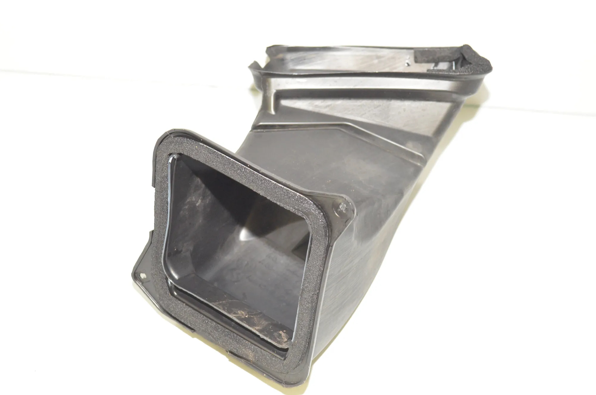 Interior Air Duct Channel – OEM 1588274-00-A · TESLA MODEL 3 (2018 - -) EV 2021 – 2