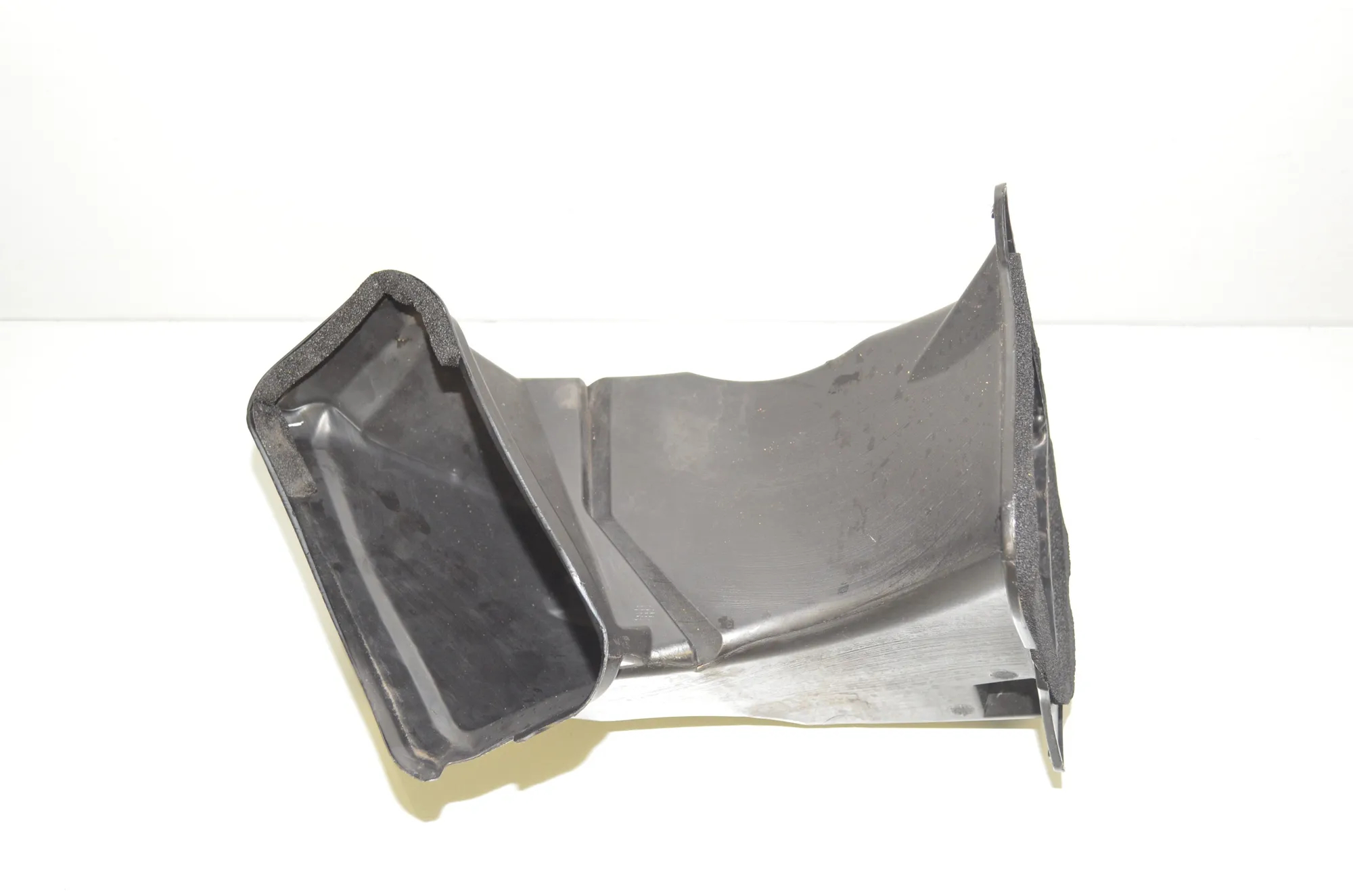 Interior Air Duct Channel – OEM 1588274-00-A · TESLA MODEL 3 (2018 - -) EV 2021