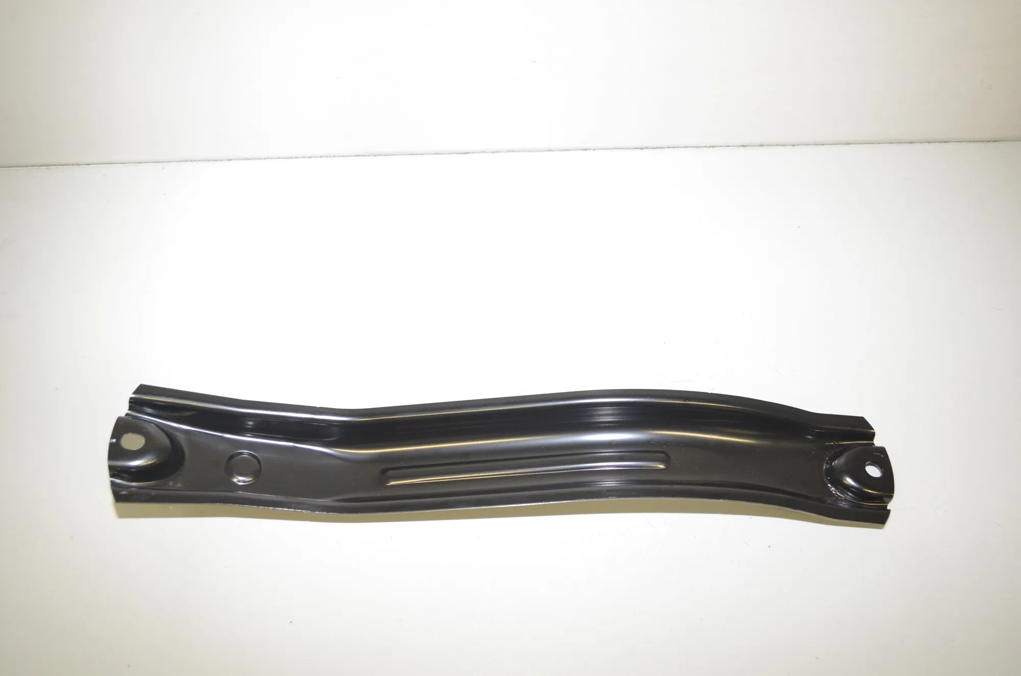 Bracket – OEM 1098705-00-C · TESLA MODEL 3 (2018 - -) EV 2021