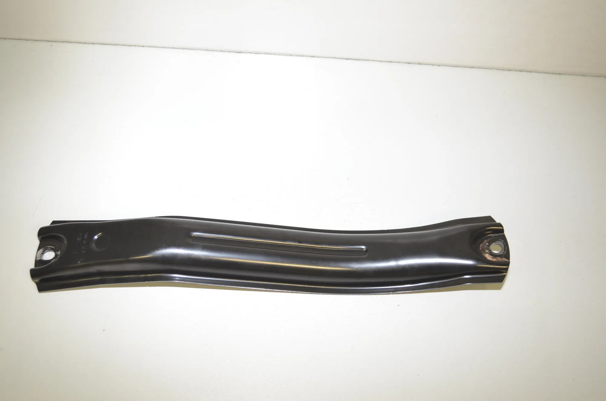 Bracket – OEM 1098705-00-C · TESLA MODEL 3 (2018 - -) EV 2021 – 4
