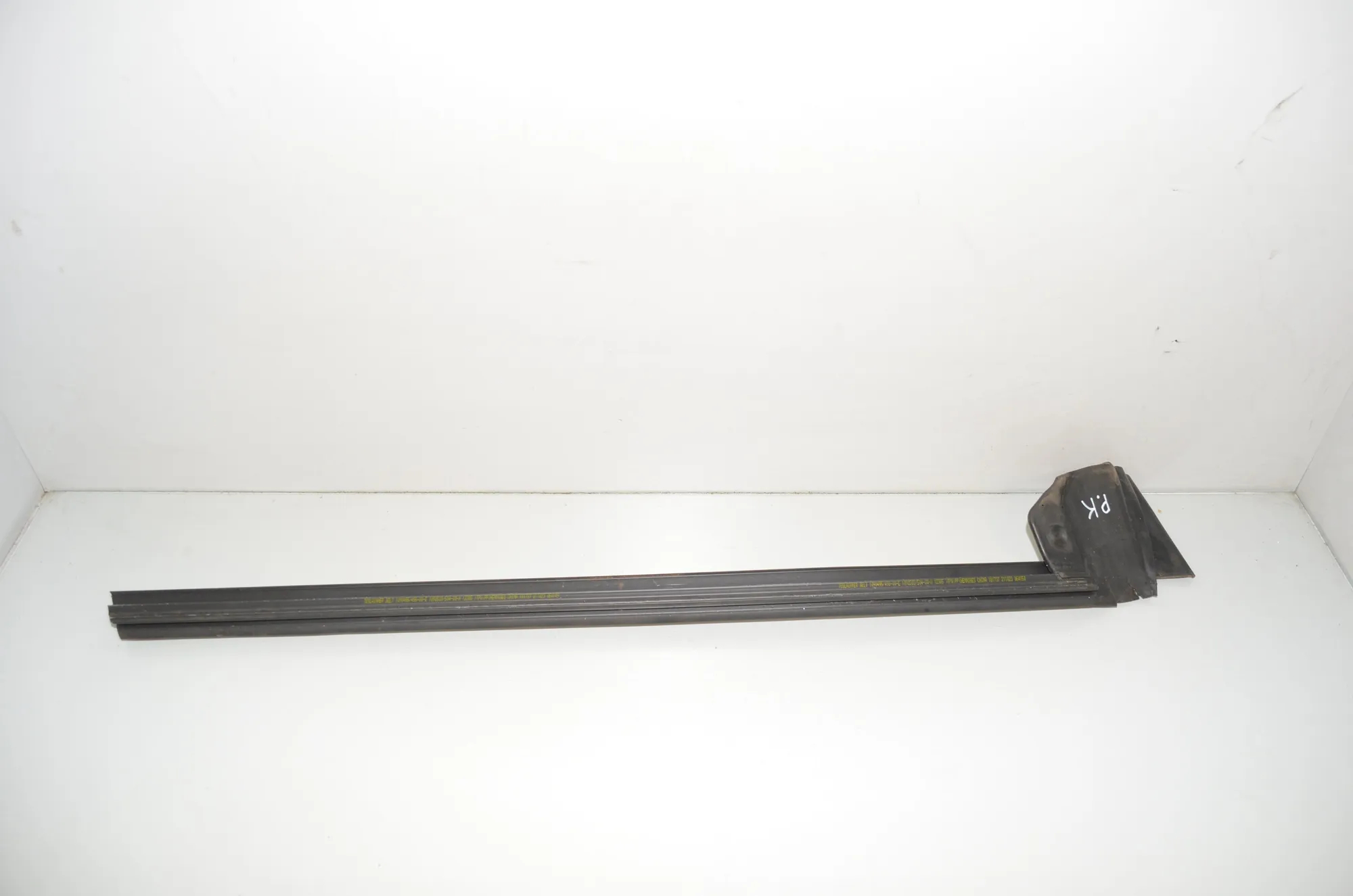 Front Left Door Rubber Seal – OEM 1090496-00-E · TESLA MODEL 3 (2018 - -) EV 2021 – 3