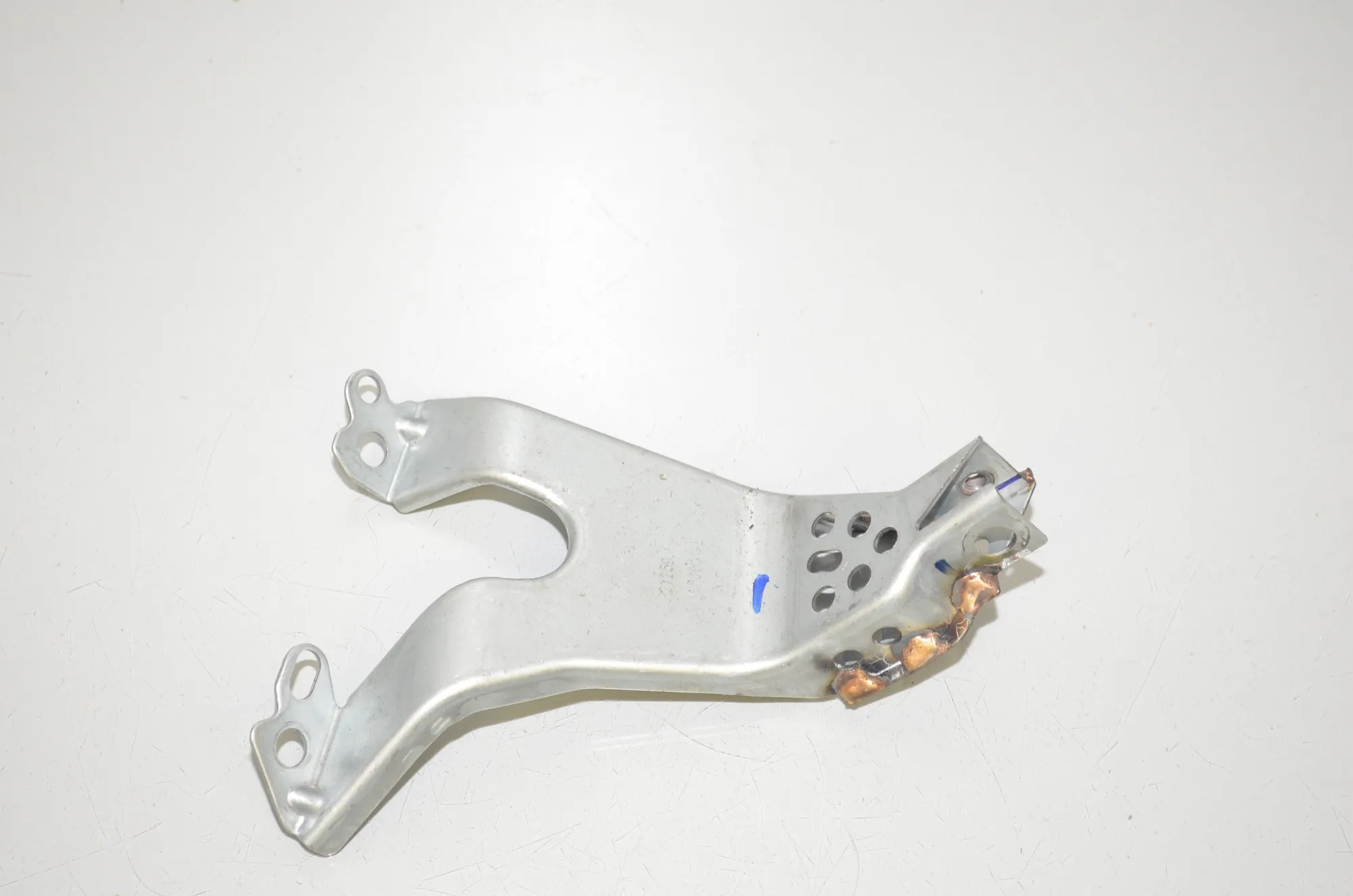 Bracket – OEM 1100561-E · TESLA MODEL 3 (2018 - -) EV 2021