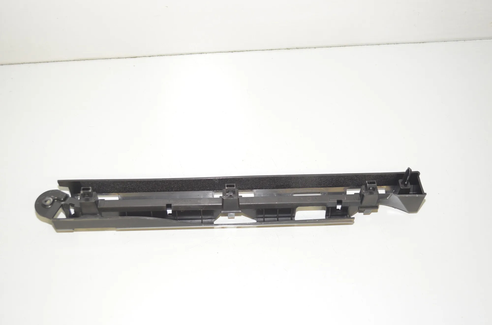 Bracket – OEM 1618597-00-A · TESLA MODEL 3 (2018 - -) EV 2021 – 3