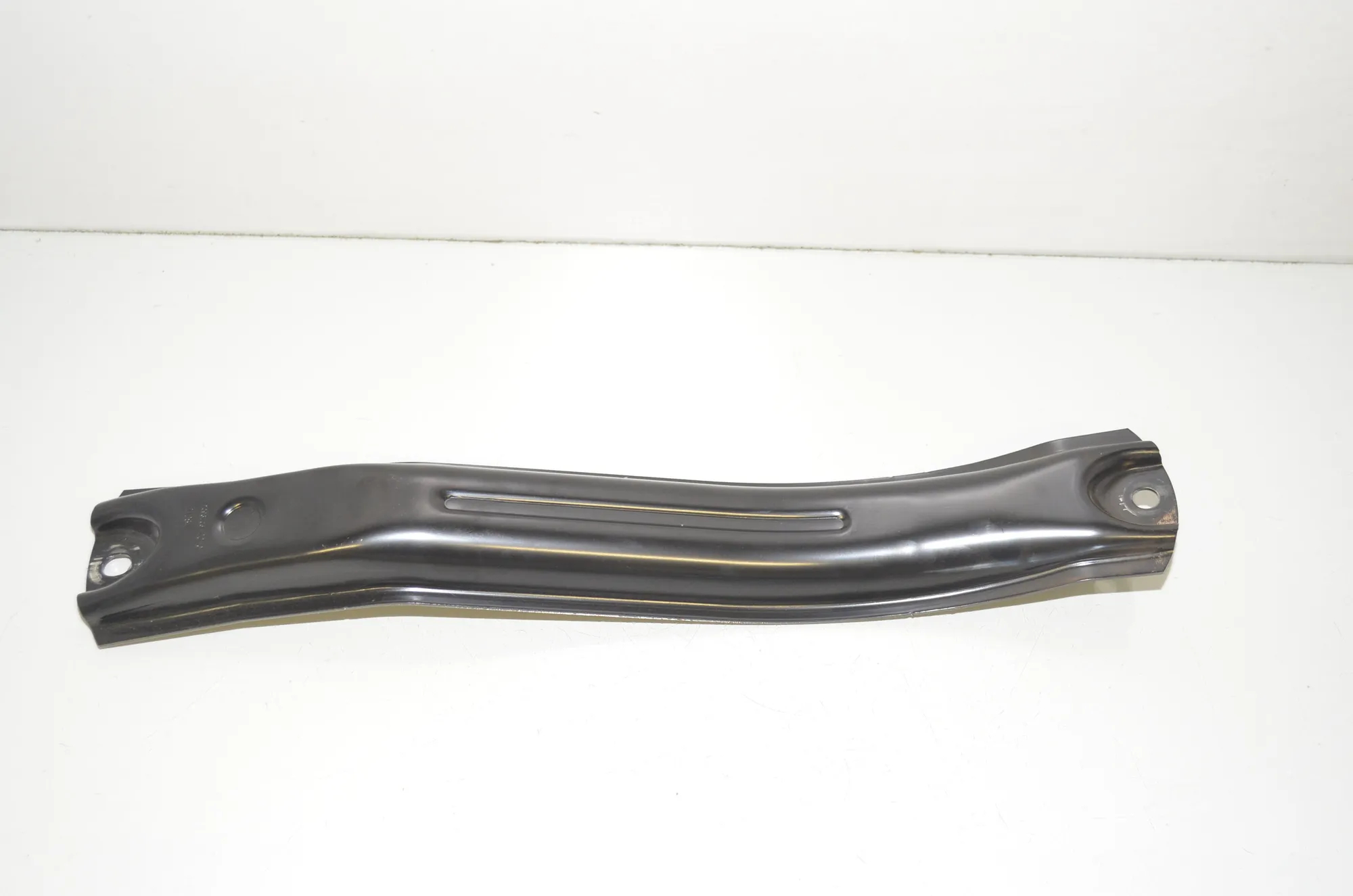 Bracket – OEM 1098705-00-C · TESLA MODEL 3 (2018 - -) EV 2021 – 4