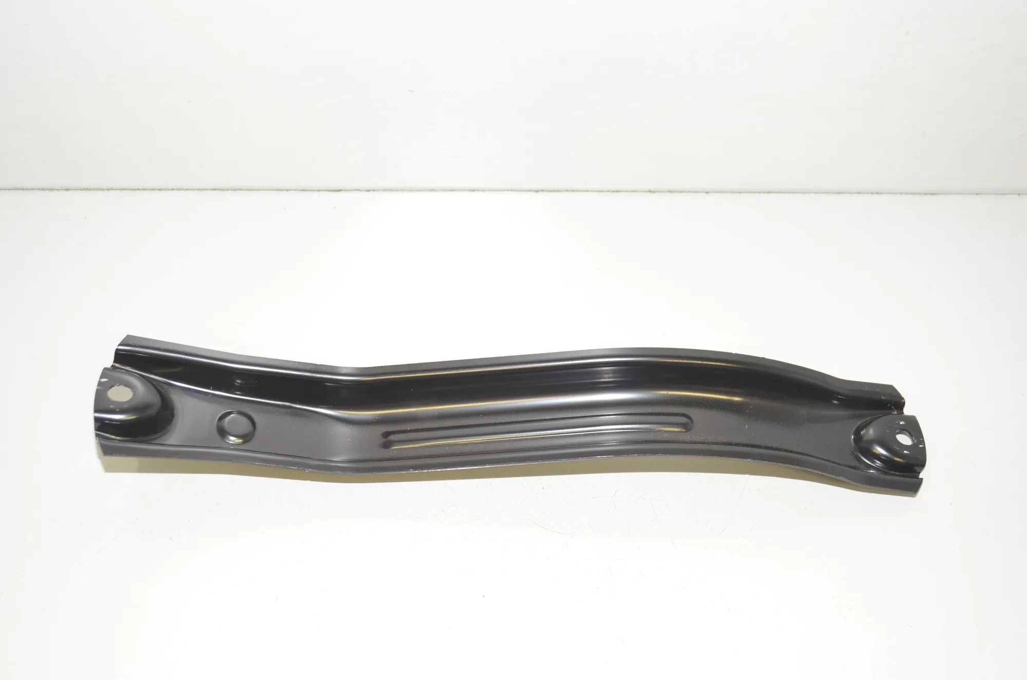 Bracket – OEM 1098705-00-C · TESLA MODEL 3 (2018 - -) EV 2021