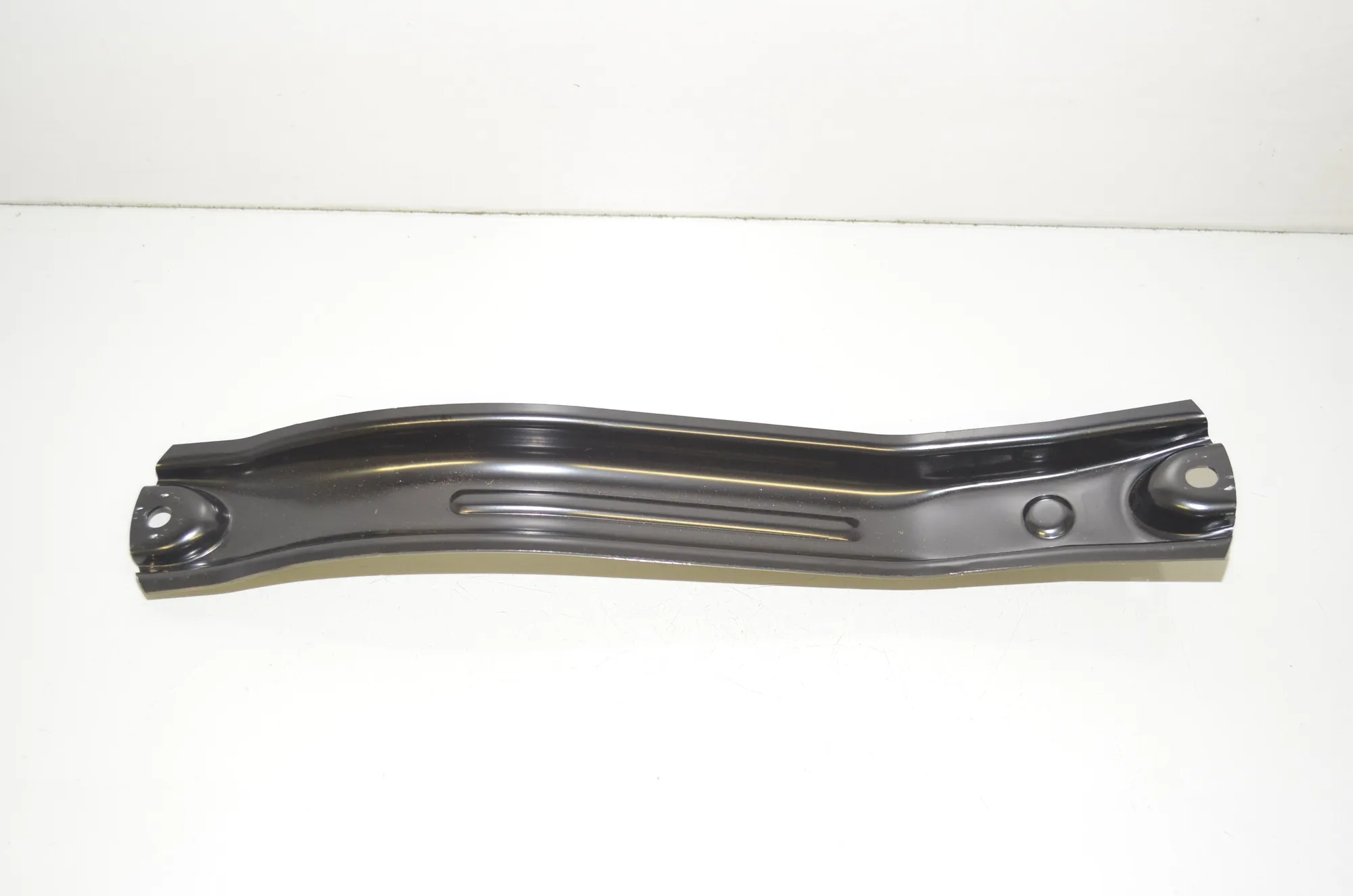 Bracket – OEM 1098705-00-C · TESLA MODEL 3 (2018 - -) EV 2021 – 2