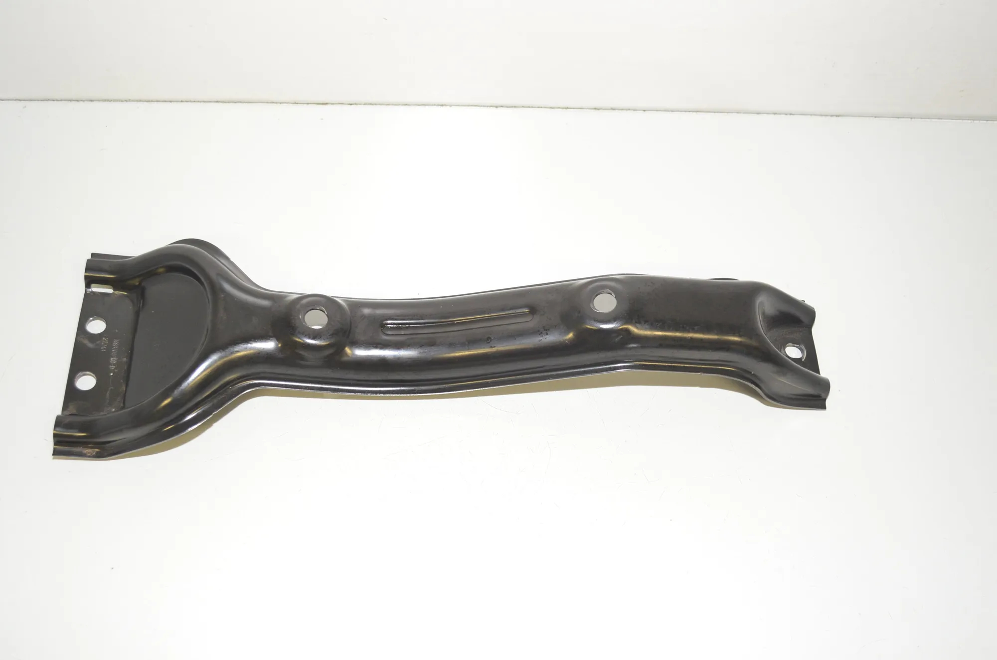 Bracket – OEM 1098704-00-D · TESLA MODEL 3 (2018 - -) EV 2021 – 4