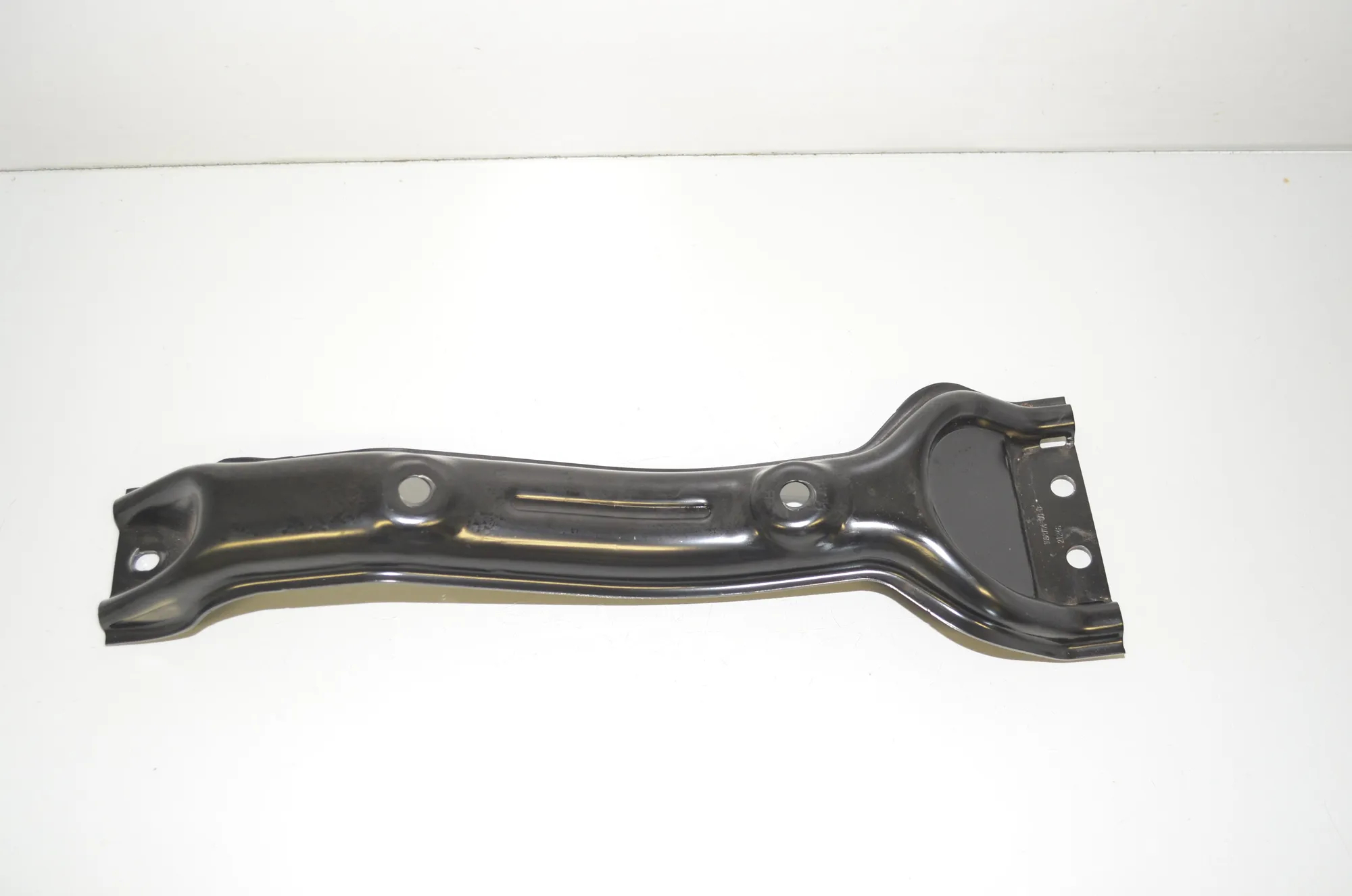 Bracket – OEM 1098704-00-D · TESLA MODEL 3 (2018 - -) EV 2021 – 3
