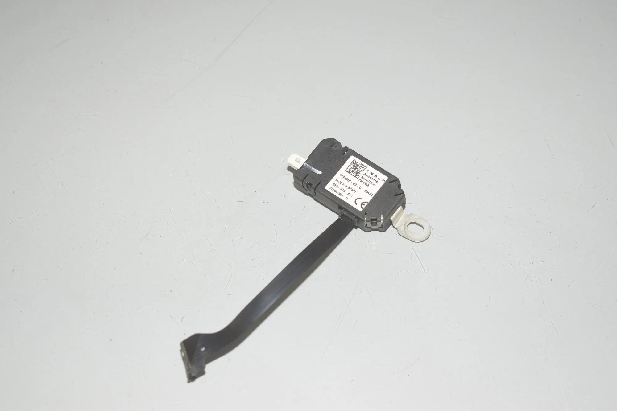 Antenna – OEM 1098046-00-C · TESLA MODEL 3 (2018 - -) EV 2021
