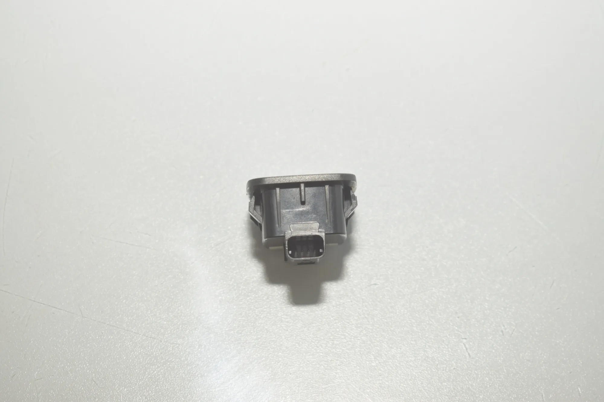 Switches – OEM 1516185-00-A · TESLA MODEL 3 (2018 - -) EV 2021 – 4