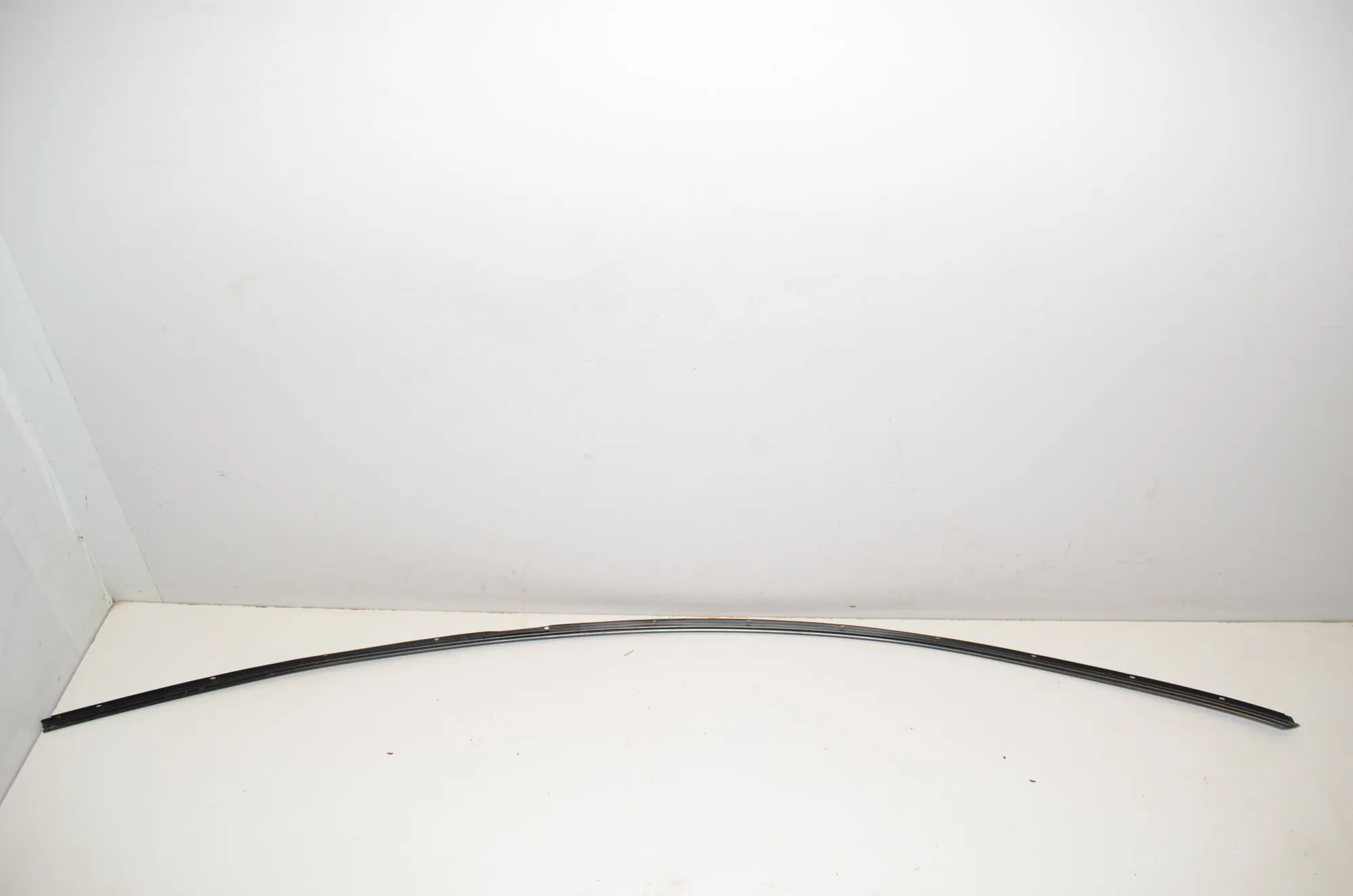 Left Side Roof Strip Trim – OEM 1083519-01-D · TESLA MODEL 3 (2018 - -) EV 2021 – 3