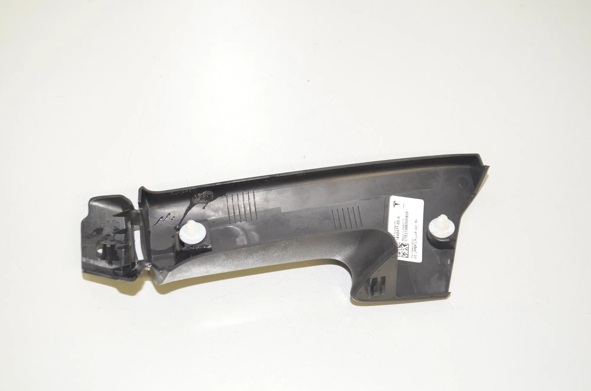 Right Side Pillar Trim – OEM 1643477-00-A · TESLA MODEL 3 (2018 - -) EV 2021 – 4