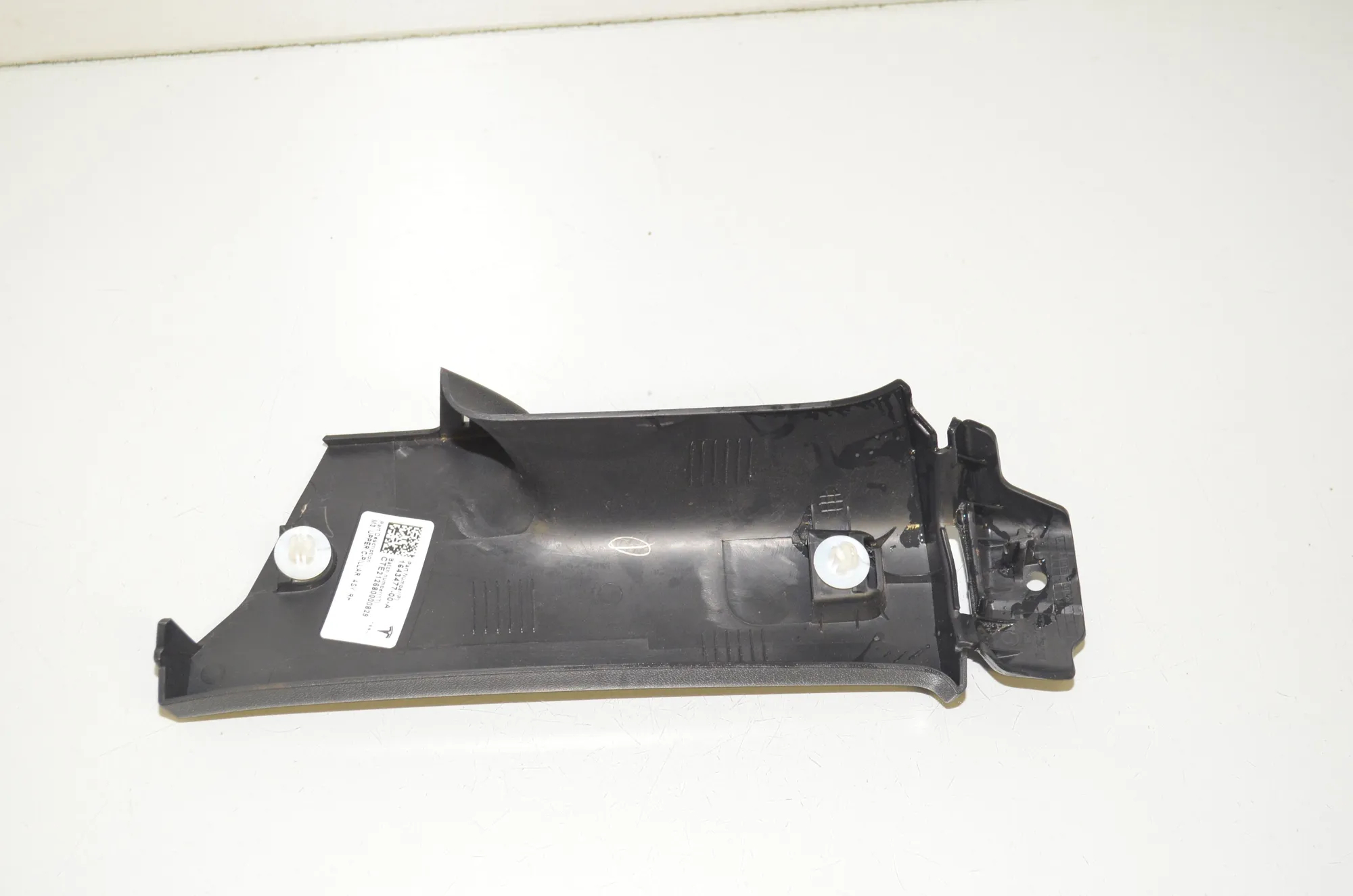 Right Side Pillar Trim – OEM 1643477-00-A · TESLA MODEL 3 (2018 - -) EV 2021 – 3