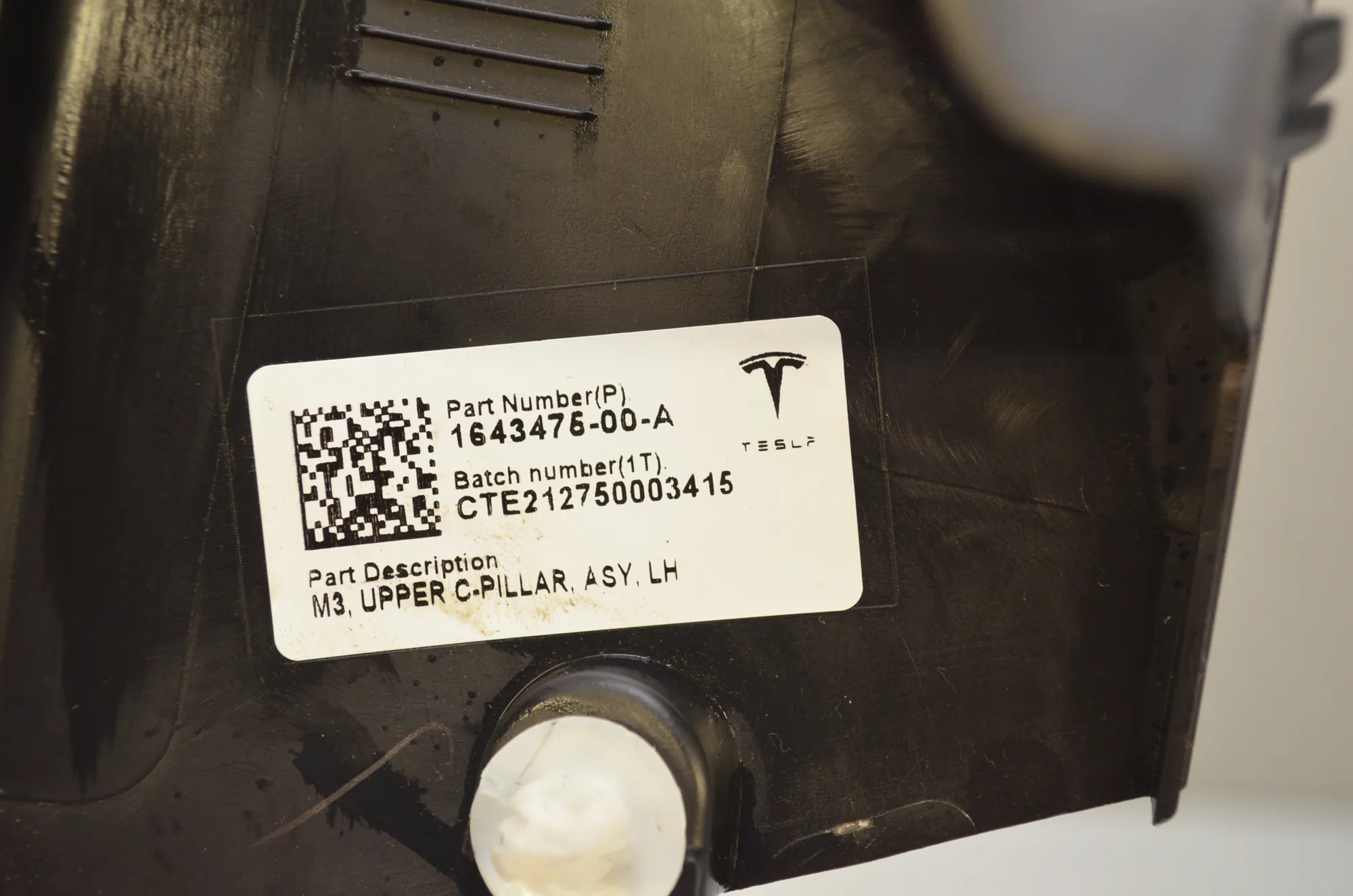 Rear Left Pillar Trim – OEM 1643475-00-A · TESLA MODEL 3 (2018 - -) EV 2021 – 5