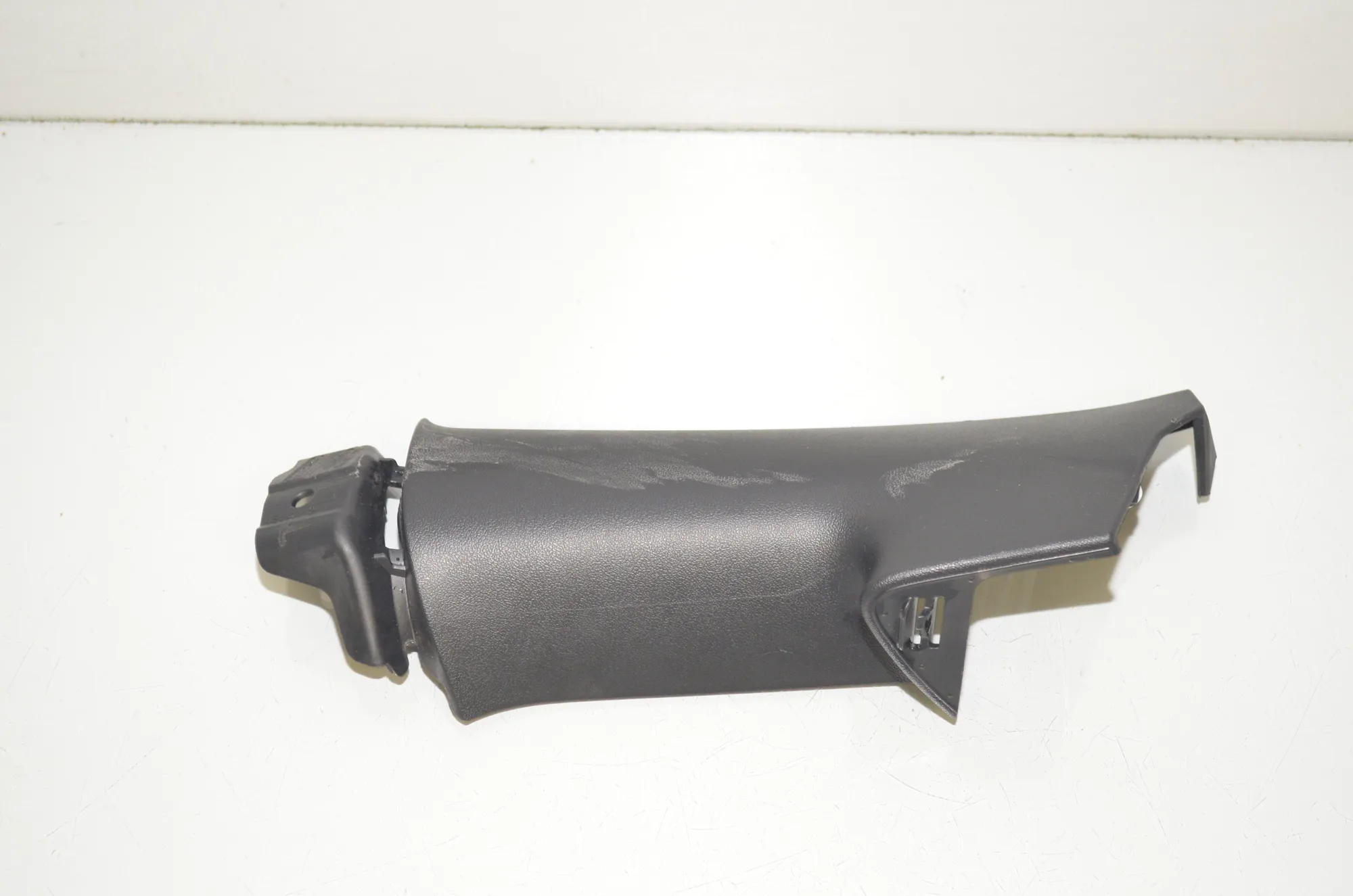 Rear Left Pillar Trim – OEM 1643475-00-A · TESLA MODEL 3 (2018 - -) EV 2021