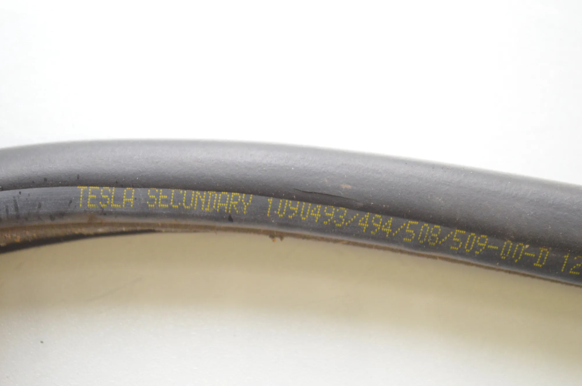 Rear Left Door Seal Rubber – OEM 1090493 · TESLA MODEL 3 (2018 - -) EV 2021 – 5
