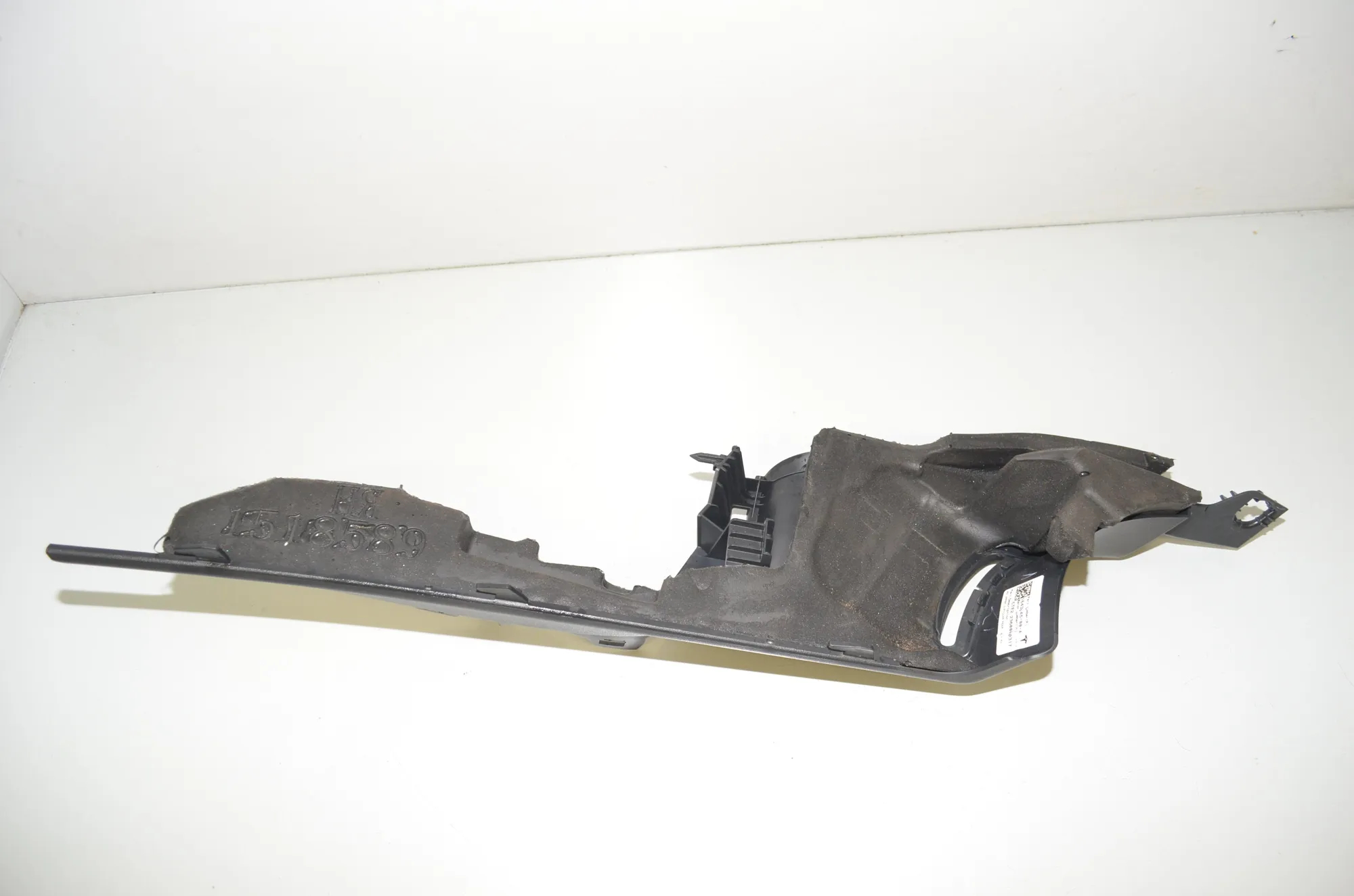 Right Side Pillar Trim – OEM 1643445-00-A · TESLA MODEL 3 (2018 - -) EV 2021 – 3
