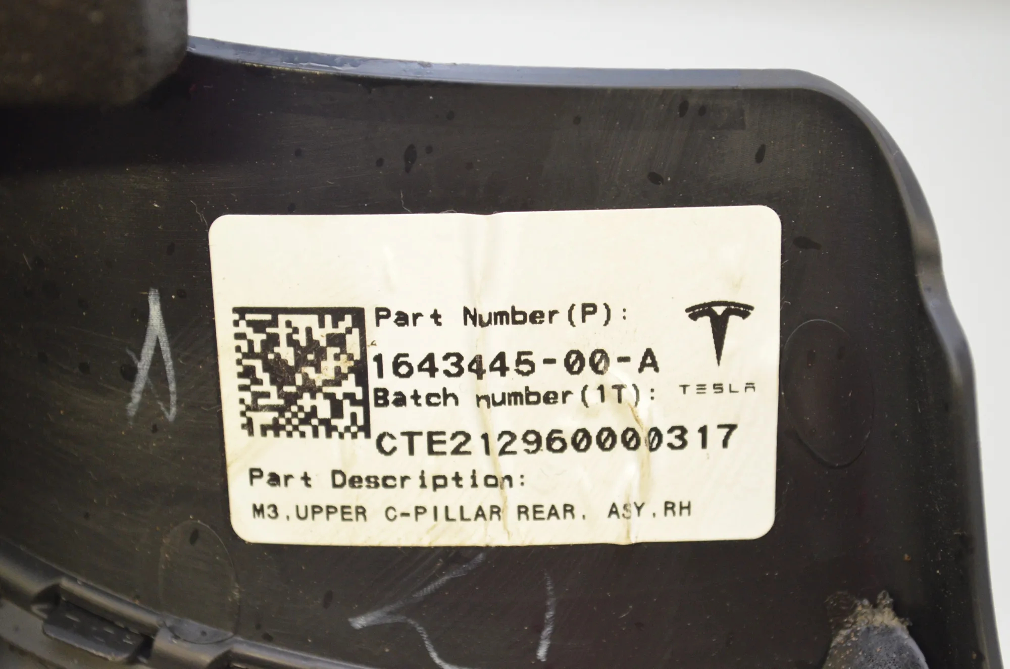 Right Side Pillar Trim – OEM 1643445-00-A · TESLA MODEL 3 (2018 - -) EV 2021 – 5