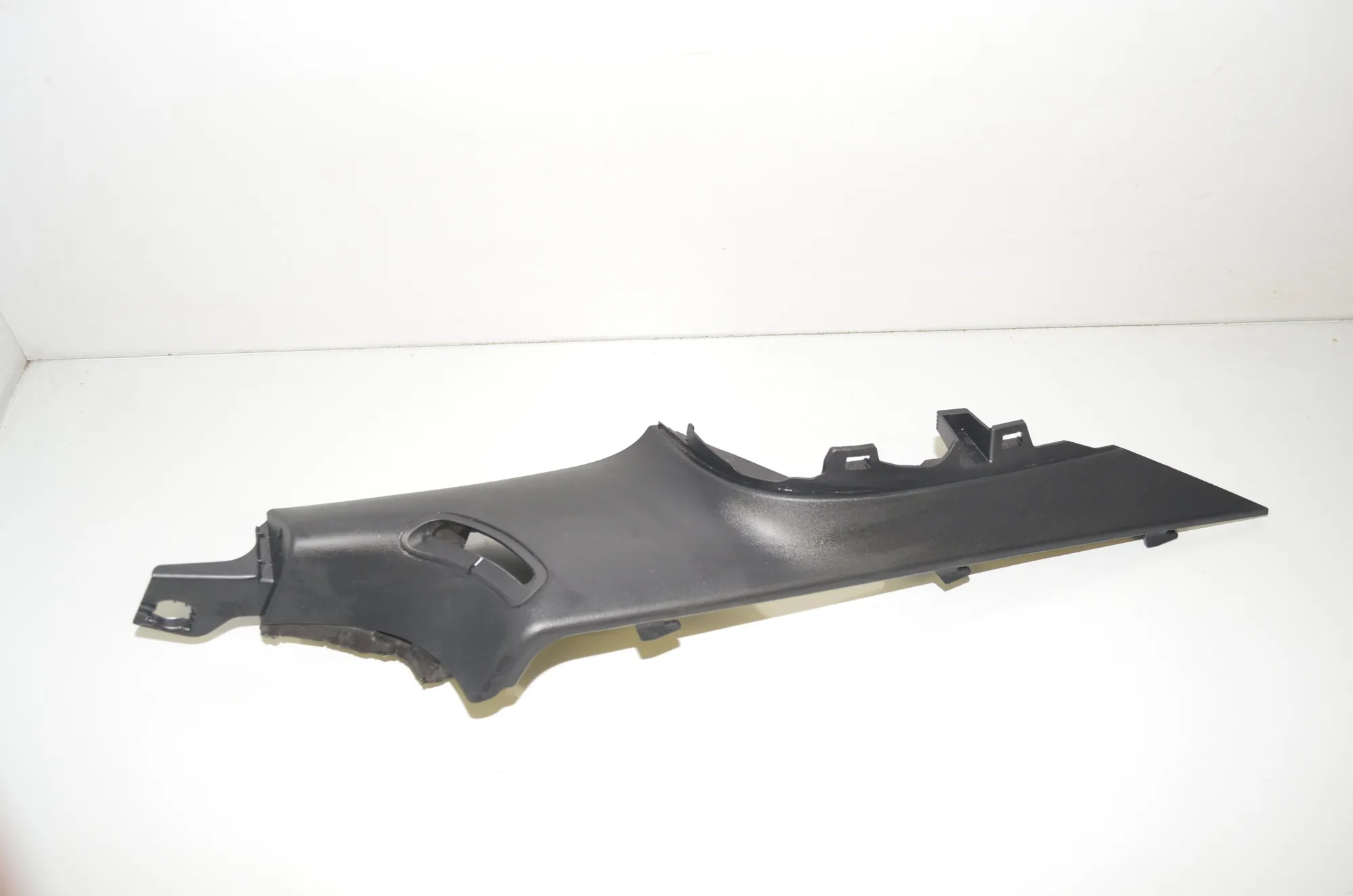 Right Side Pillar Trim – OEM 1643445-00-A · TESLA MODEL 3 (2018 - -) EV 2021
