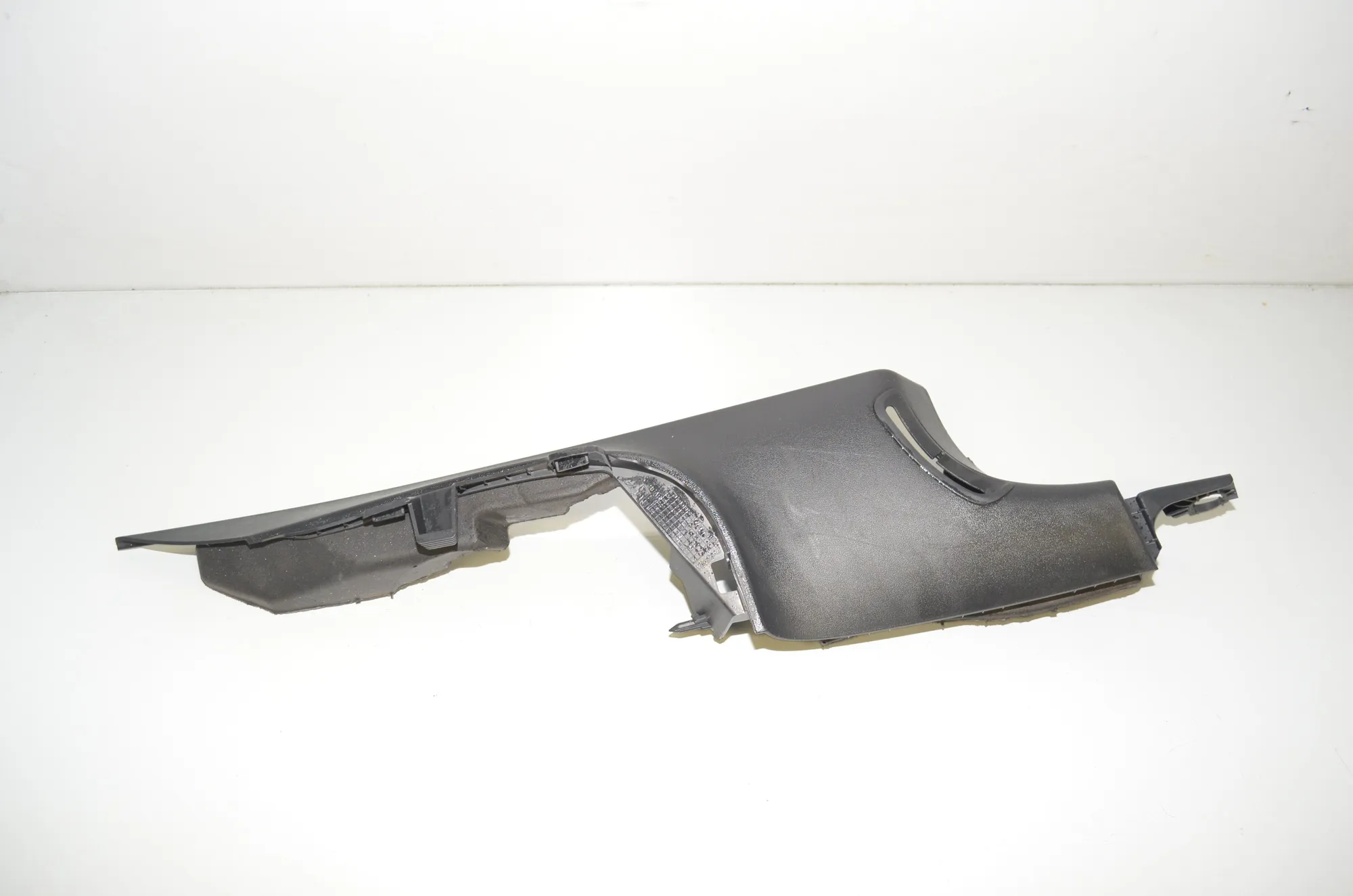 Right Side Pillar Trim – OEM 1643445-00-A · TESLA MODEL 3 (2018 - -) EV 2021 – 2