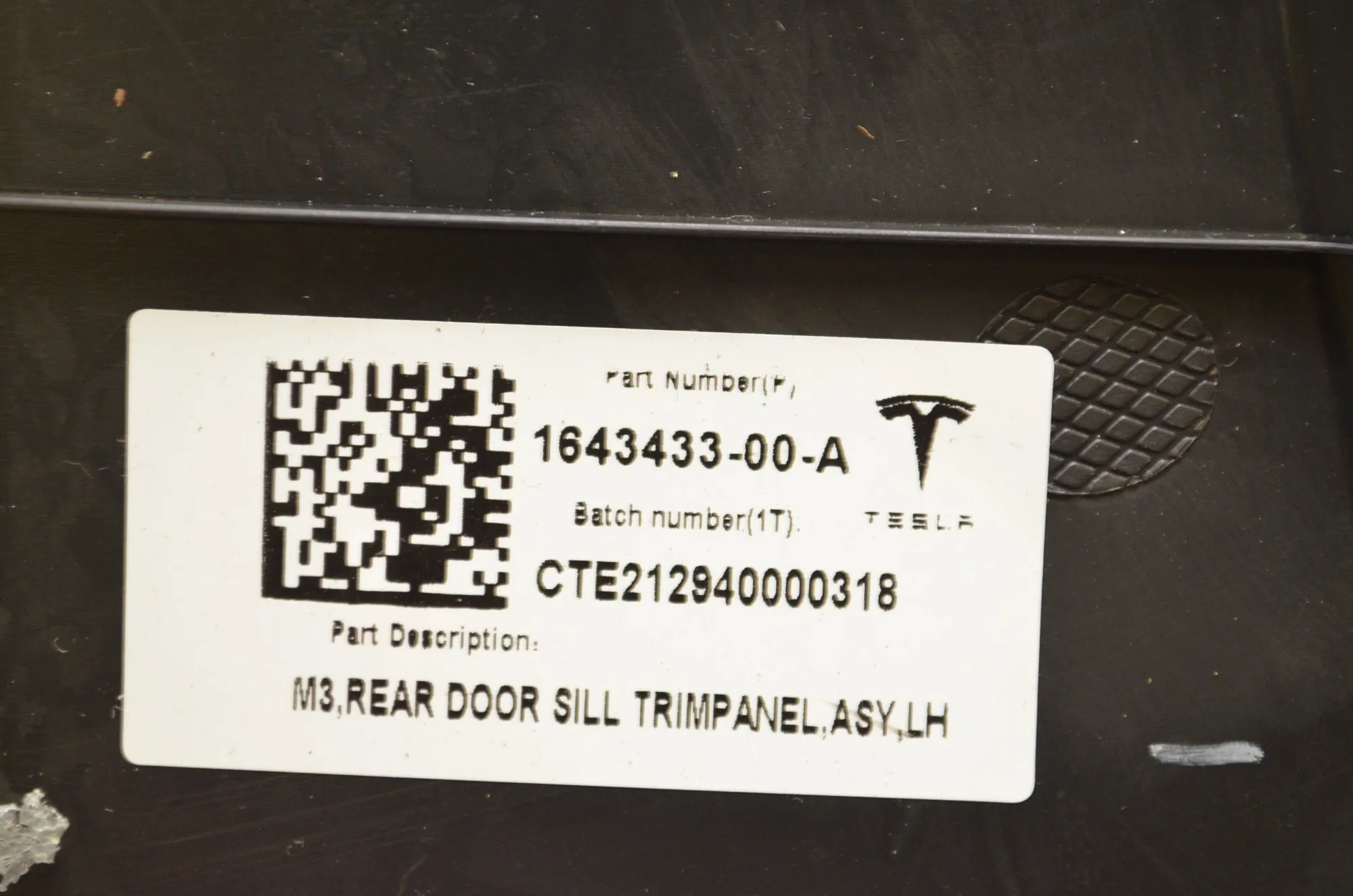 Rear Left Interior Step Trim – OEM 1643433-00-A · TESLA MODEL 3 (2018 - -) EV 2021 – 5