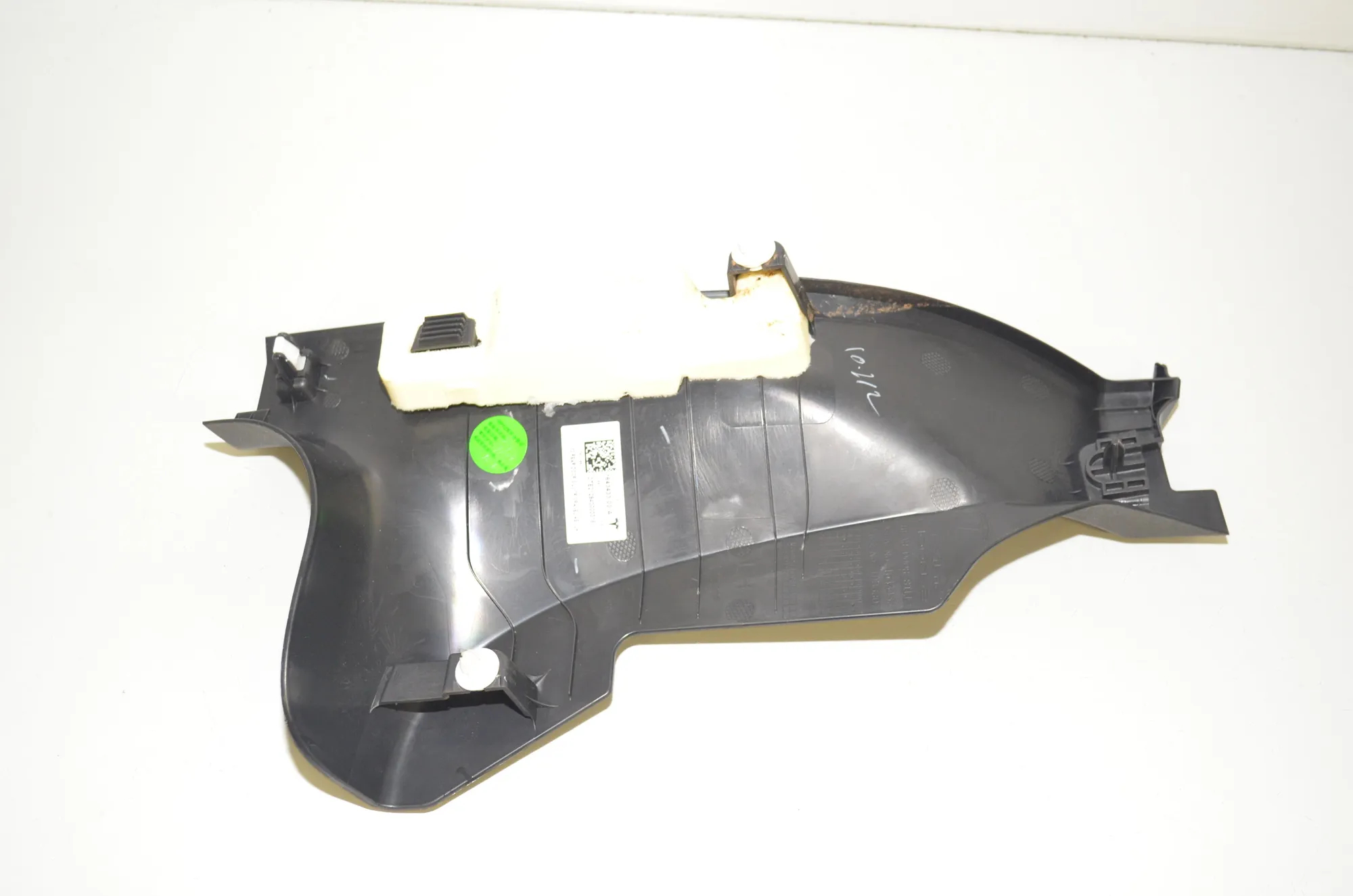 Rear Left Interior Step Trim – OEM 1643433-00-A · TESLA MODEL 3 (2018 - -) EV 2021 – 3