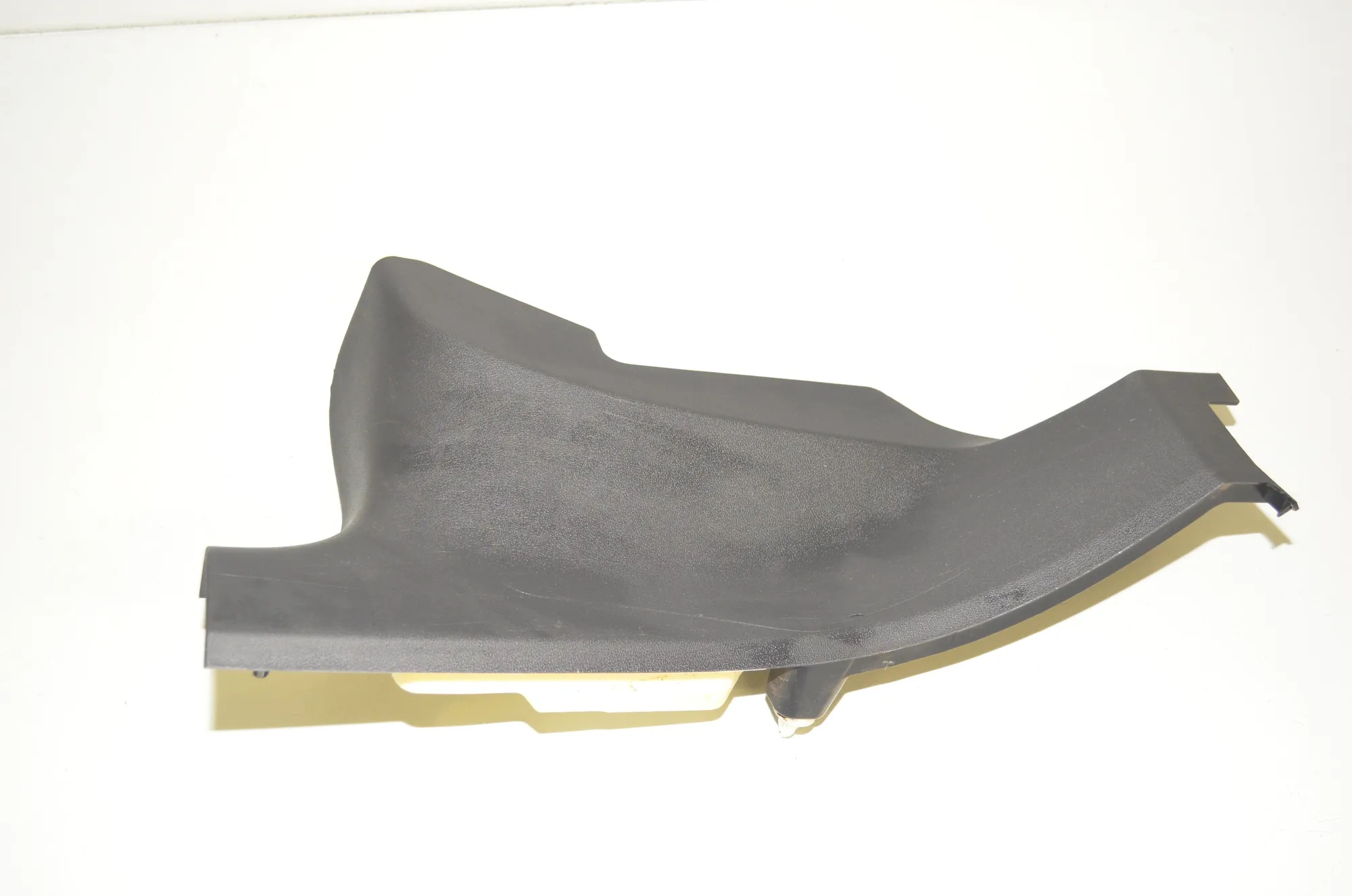 Rear Left Interior Step Trim – OEM 1643433-00-A · TESLA MODEL 3 (2018 - -) EV 2021 – 2