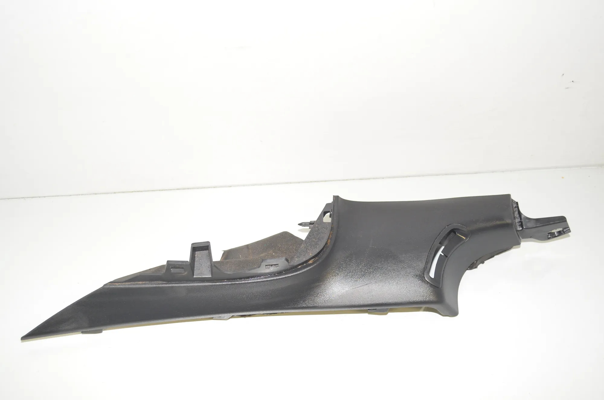 Rear Left Pillar Trim – OEM 1643443-00-A · TESLA MODEL 3 (2018 - -) EV 2021