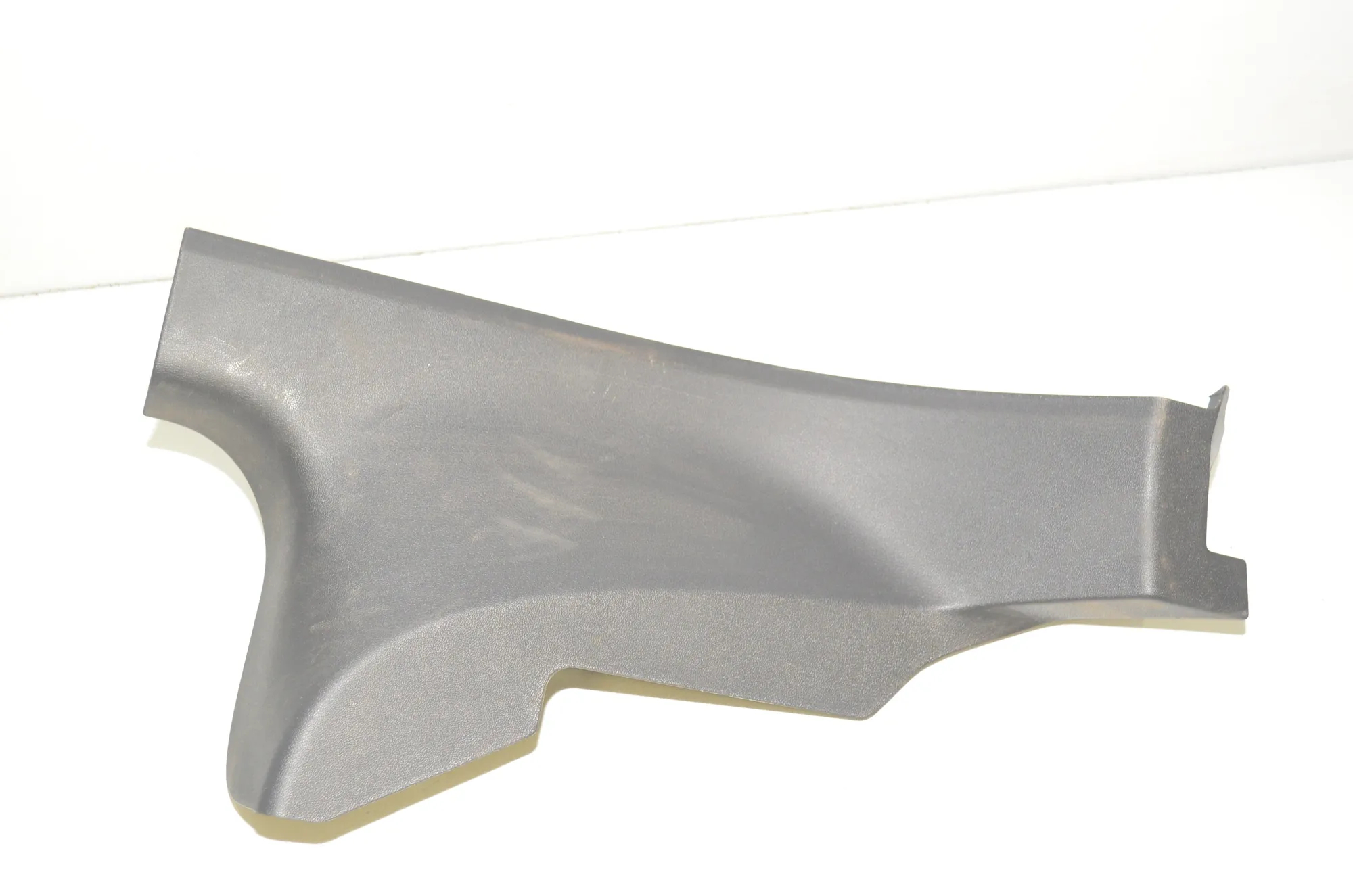 Rear Right Interior Step Trim – OEM 1643435-00-A · TESLA MODEL 3 (2018 - -) EV 2021