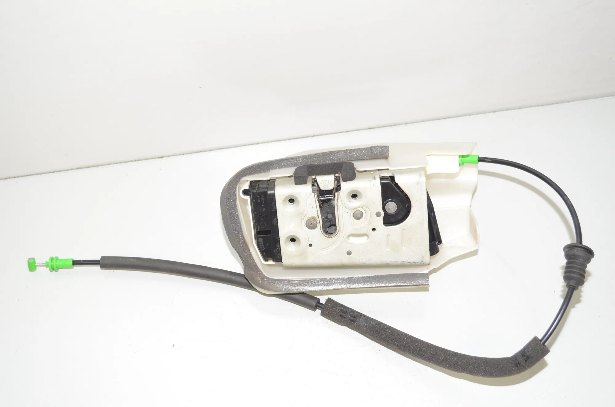 Front Left Door Lock – OEM 1500672-00-B · TESLA MODEL 3 (2018 - -) EV 2021