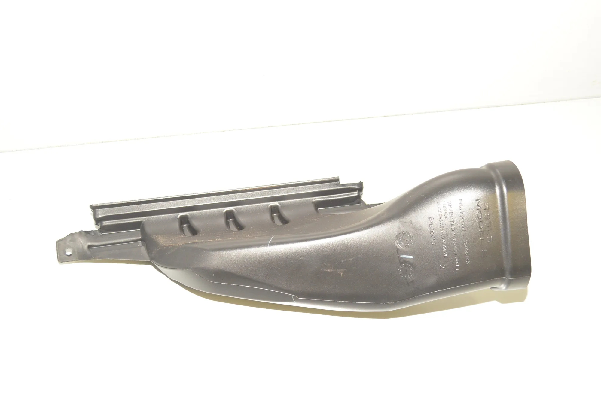 Interior Air Duct Channel – OEM 1083389-00-E · TESLA MODEL 3 (2018 - -) EV 2021 – 4