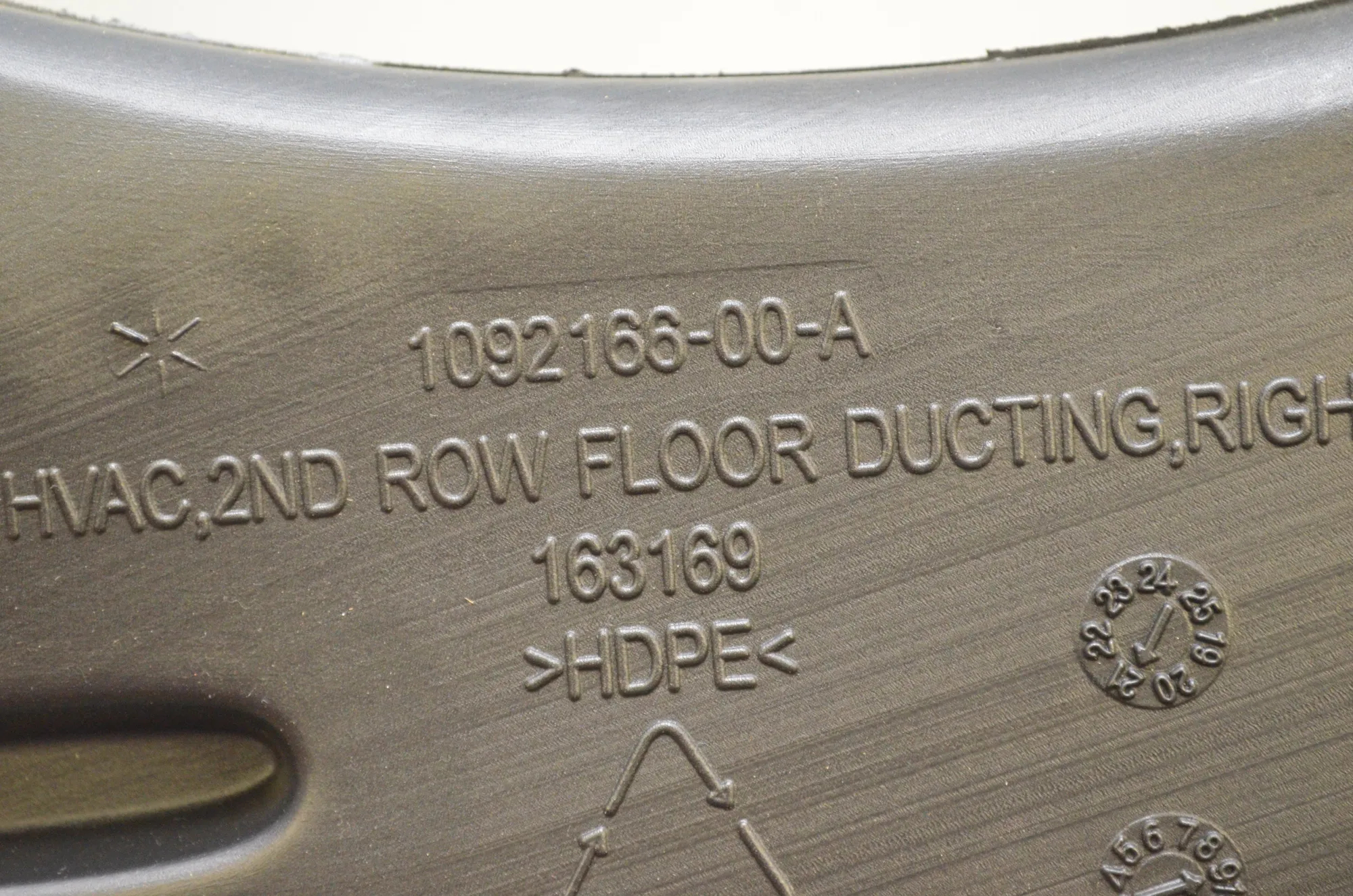 Interior Air Duct Channel – OEM 1092166-00-A · TESLA MODEL 3 (2018 - -) EV 2021 – 5