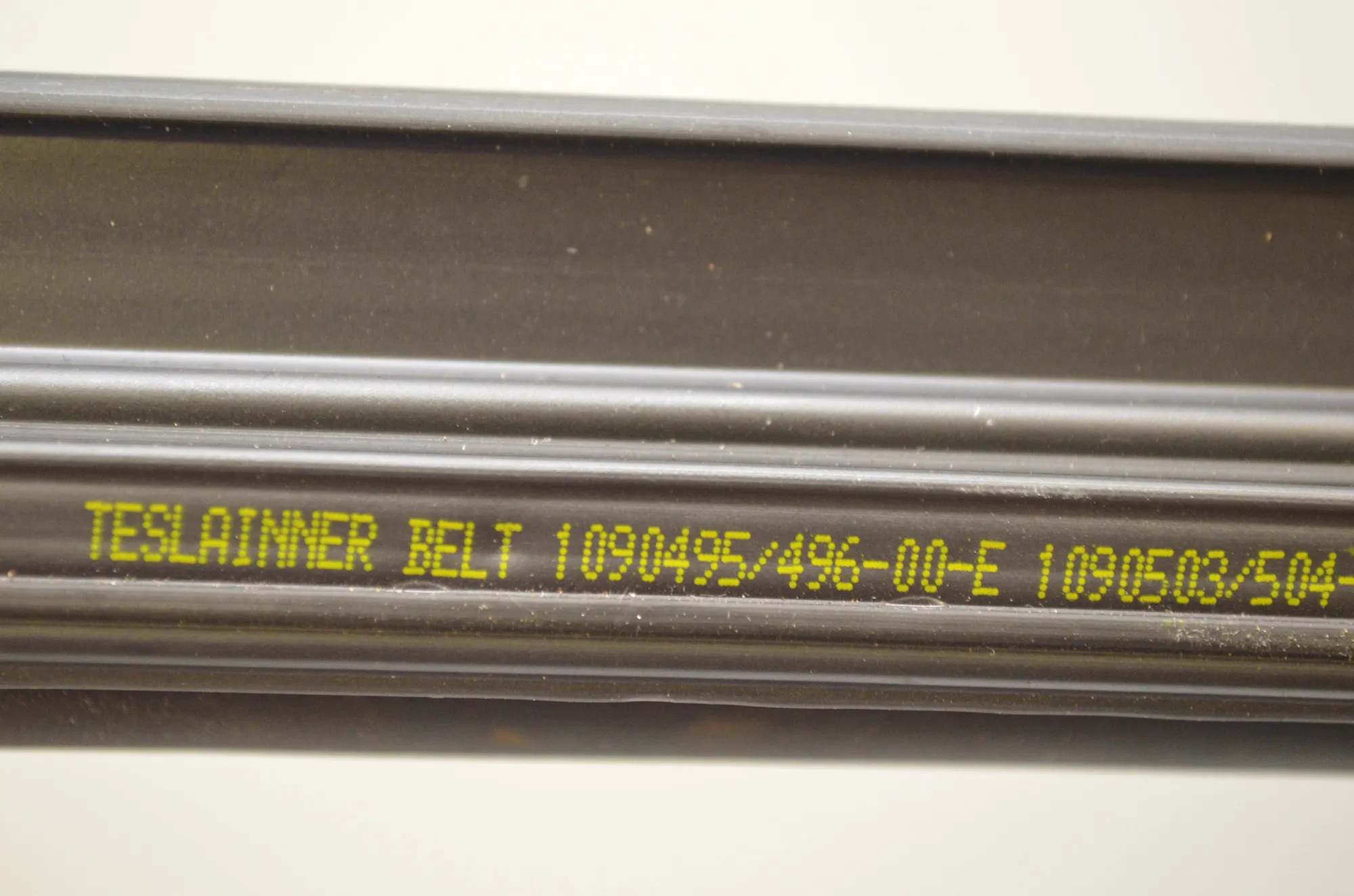 Rear Left Door Rubber Seal – OEM 1090495-00-E · TESLA MODEL 3 (2018 - -) EV 2021 – 5