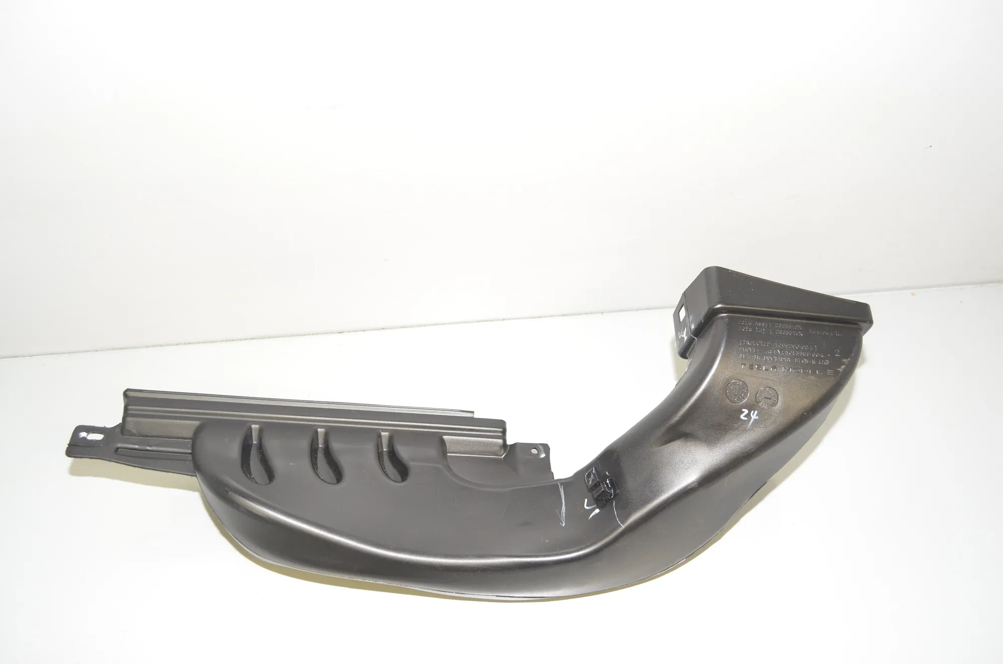 Air Intake Duct Part – OEM 1099290 · TESLA MODEL 3 (2018 - -) EV 2021 – 3