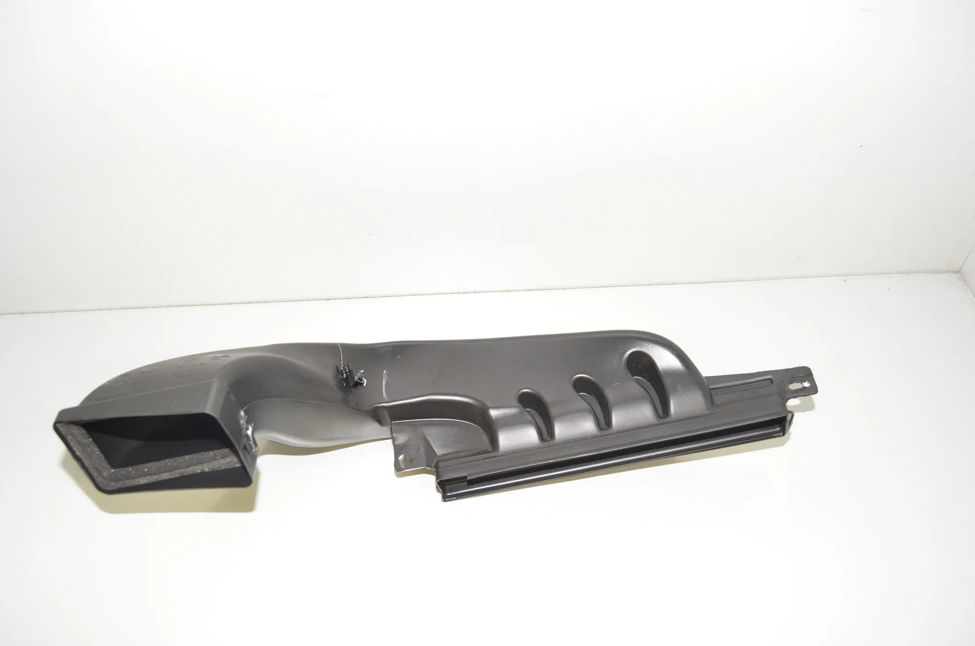 Air Intake Duct Part – OEM 1099290 · TESLA MODEL 3 (2018 - -) EV 2021 – 4
