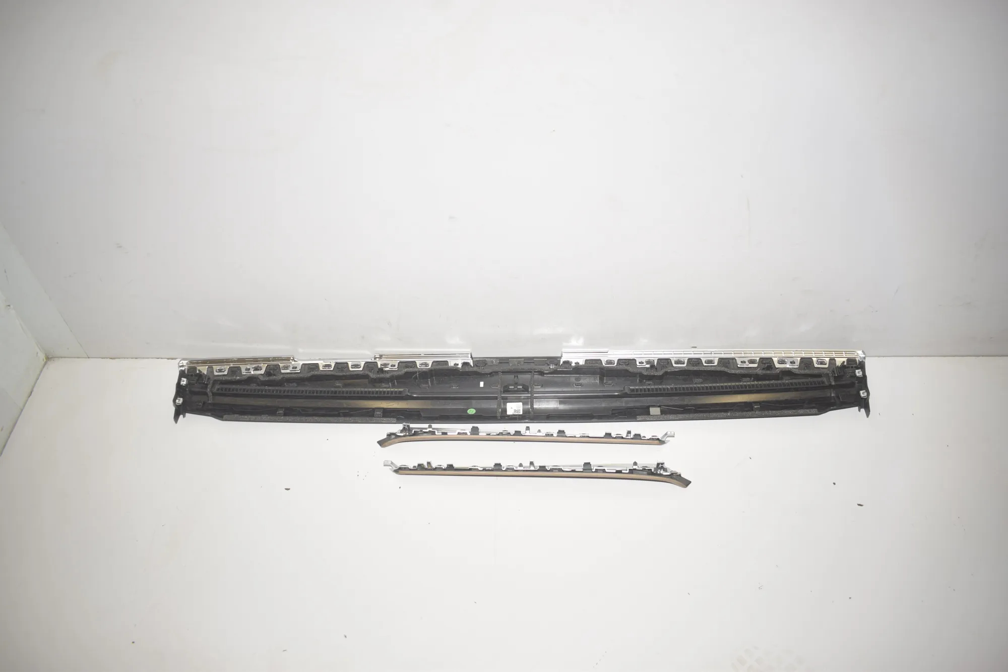 Interior Trim Strips Kit – OEM 1593823-02-B · TESLA MODEL 3 (2018 - -) EV 2021 – 4