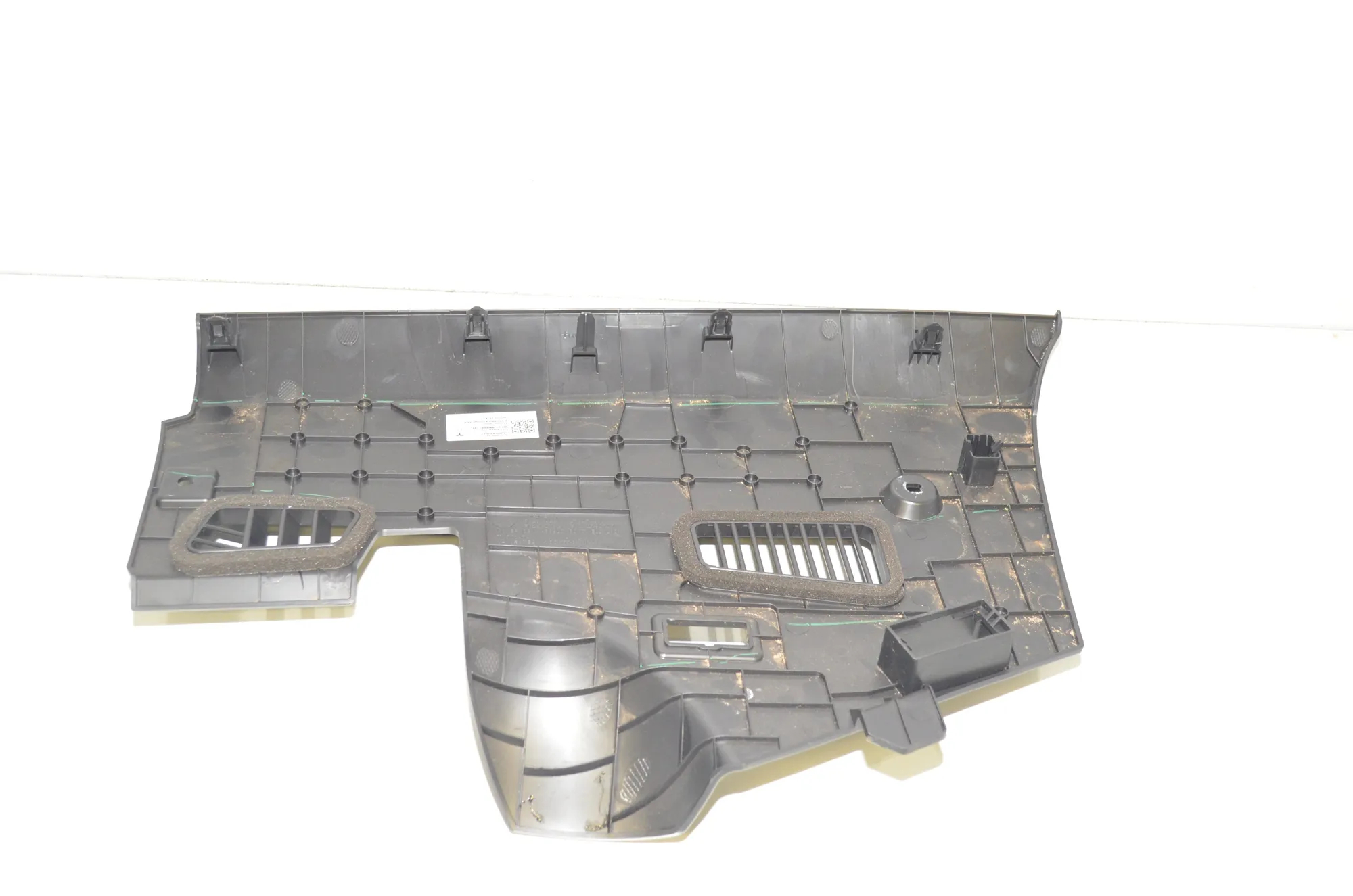 Dashboard Lower Trim – OEM 1540045-00-C · TESLA MODEL 3 (2018 - -) EV 2021 – 3
