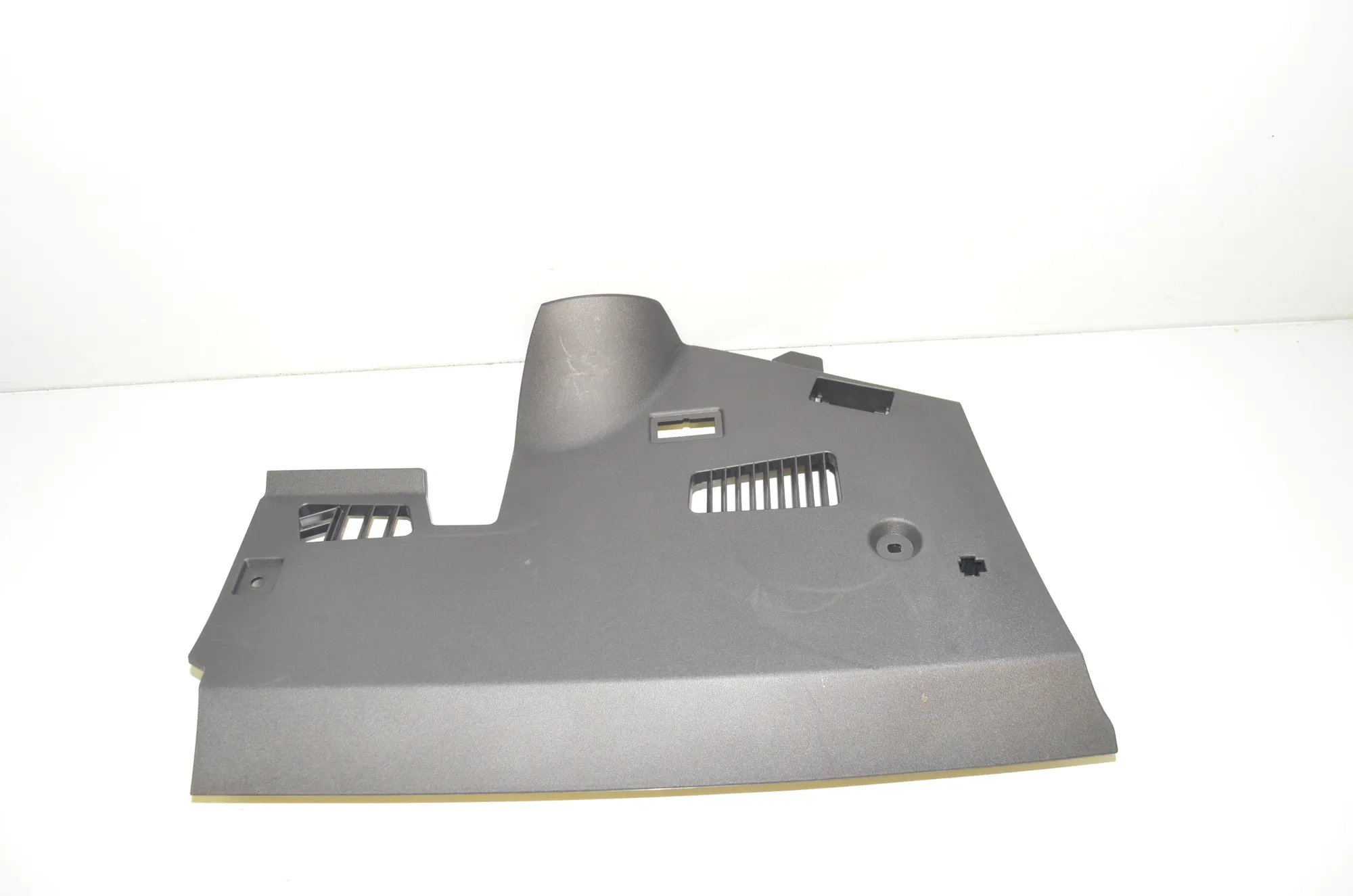 Dashboard Lower Trim – OEM 1540045-00-C · TESLA MODEL 3 (2018 - -) EV 2021 – 2